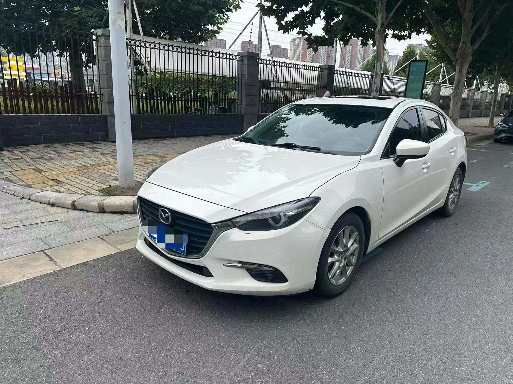 Mazda3 Axela 2017 Sedan 1.5L Automatic Luxury (China VI Emission Standard)