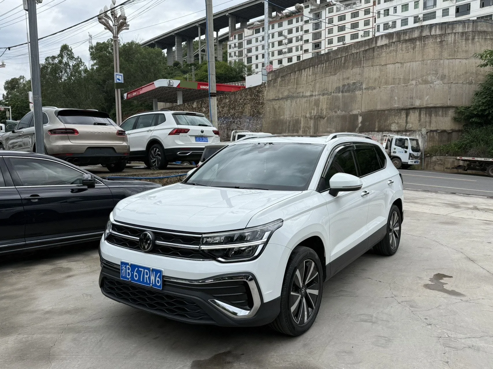 Volkswagen 2024 Touareg 1.5TSI 300TSI Front-Wheel Drive "Jiaoyue" Edition Automatic Transmission