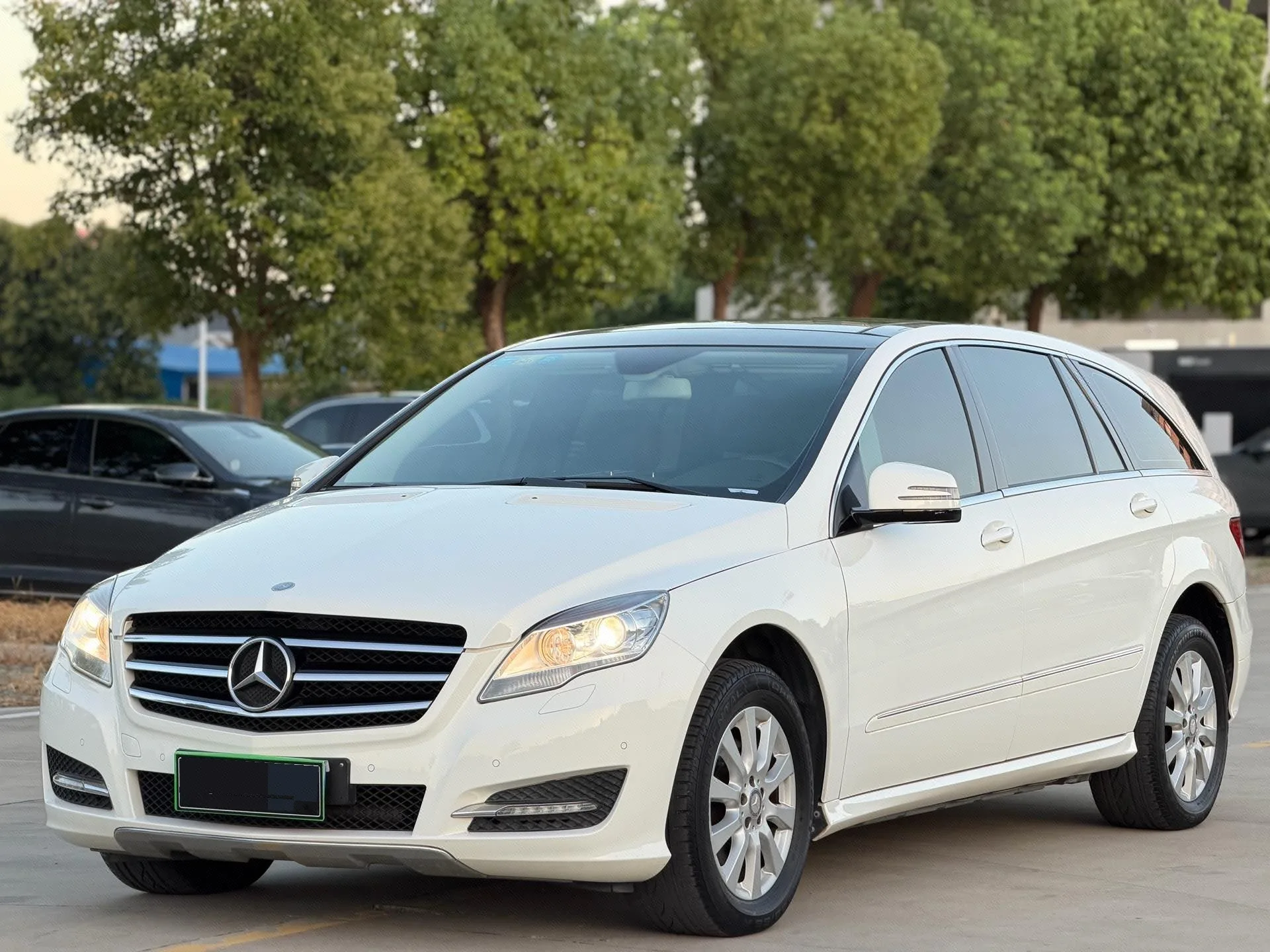 2015 Mercedes-Benz R-Class R 320 4MATIC Luxury