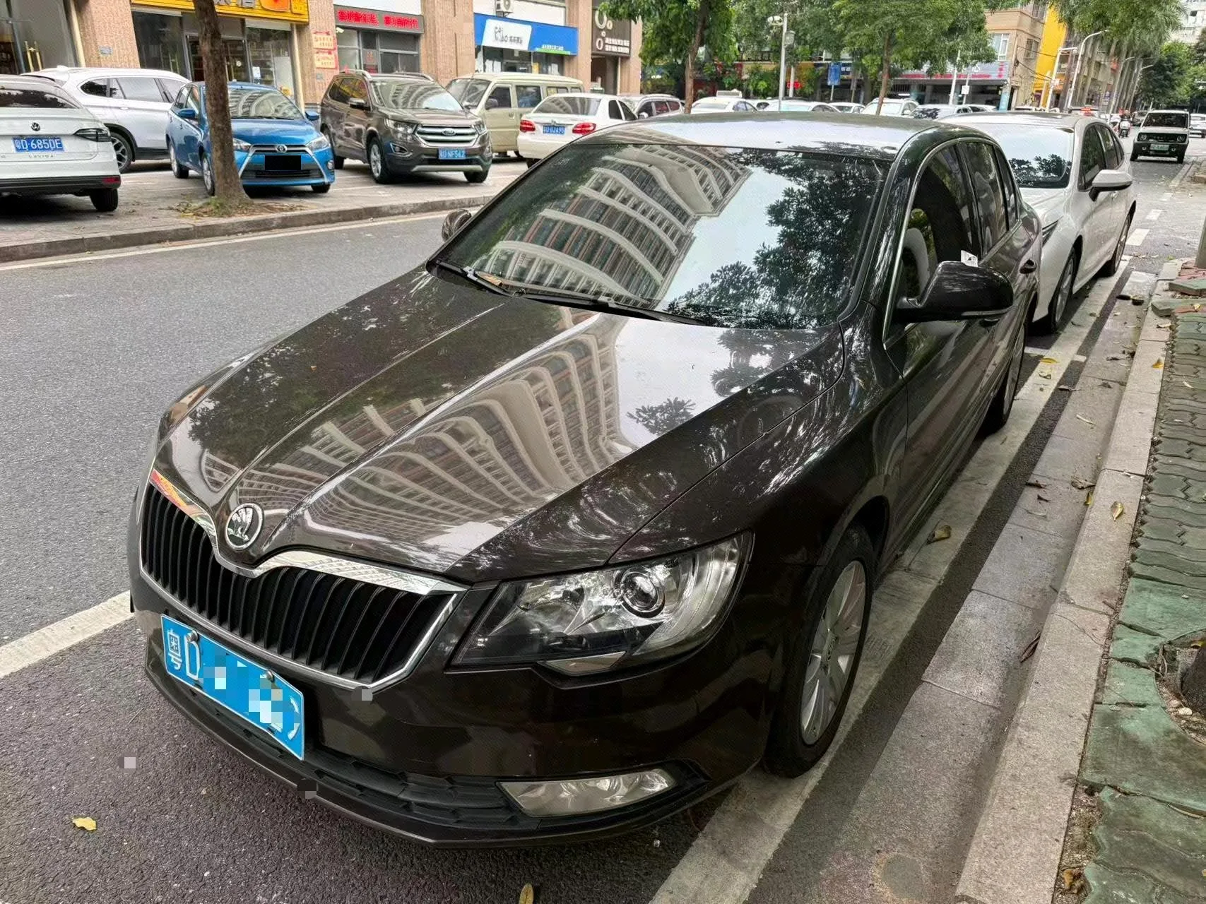 Superb 2013 1.4TSI DSG Gentleman Edition