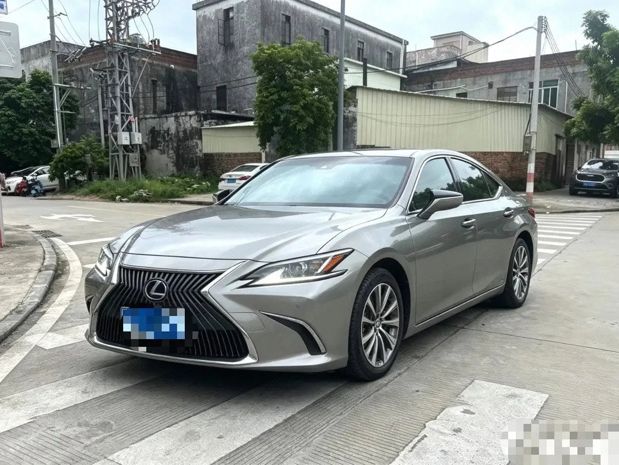 Lexus ES 2020 300h Premium Edition
