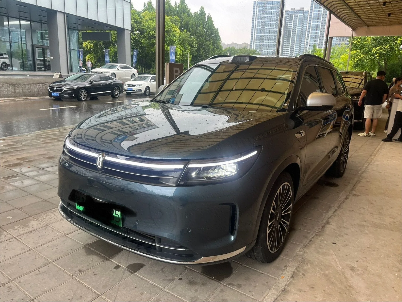 AITO 2024 Model M7 Intelligent Driving 4WD Ultra Edition 5-seater Automatic
