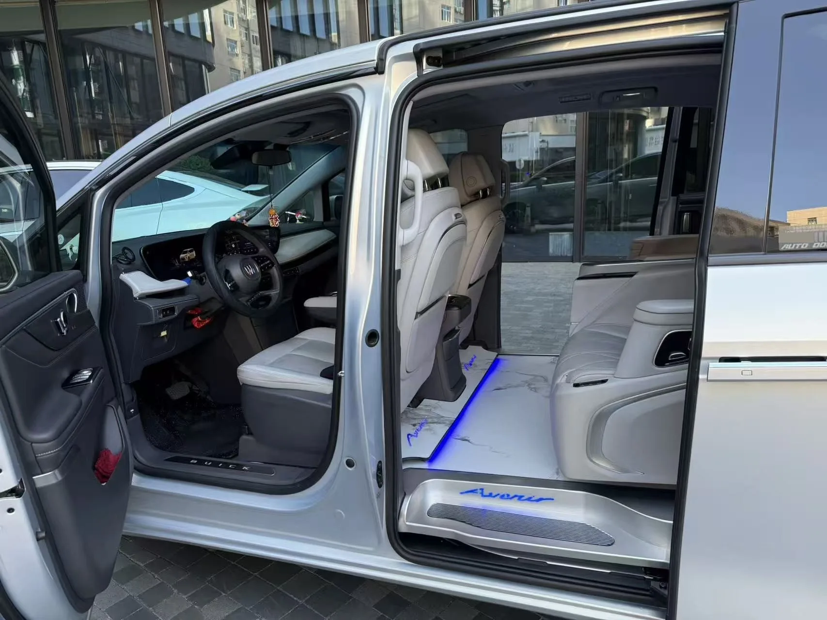 Buick 2025 GL8 ES Avantgarde 48V 2.0T Smart Edition Automatic