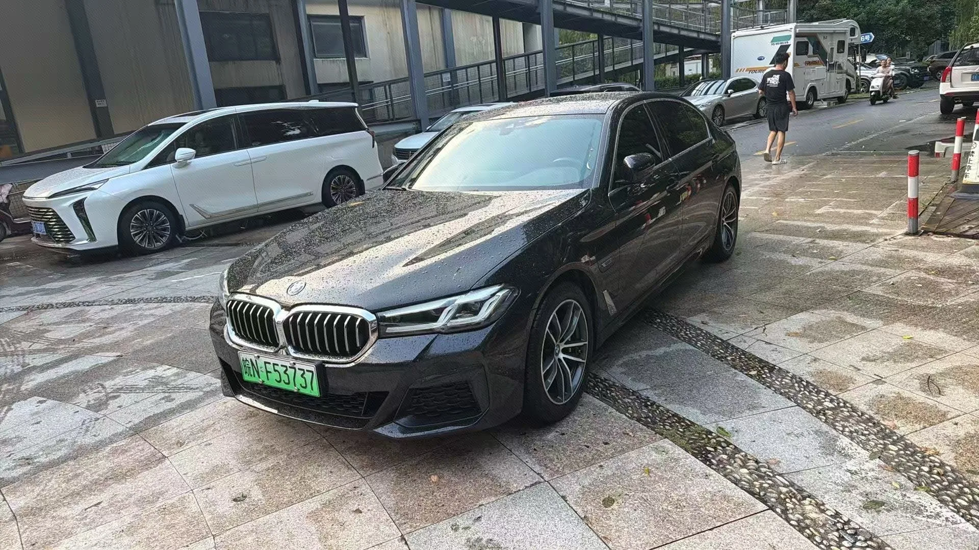BMW 5 Series PHEV 2021 535Le M Sport Package