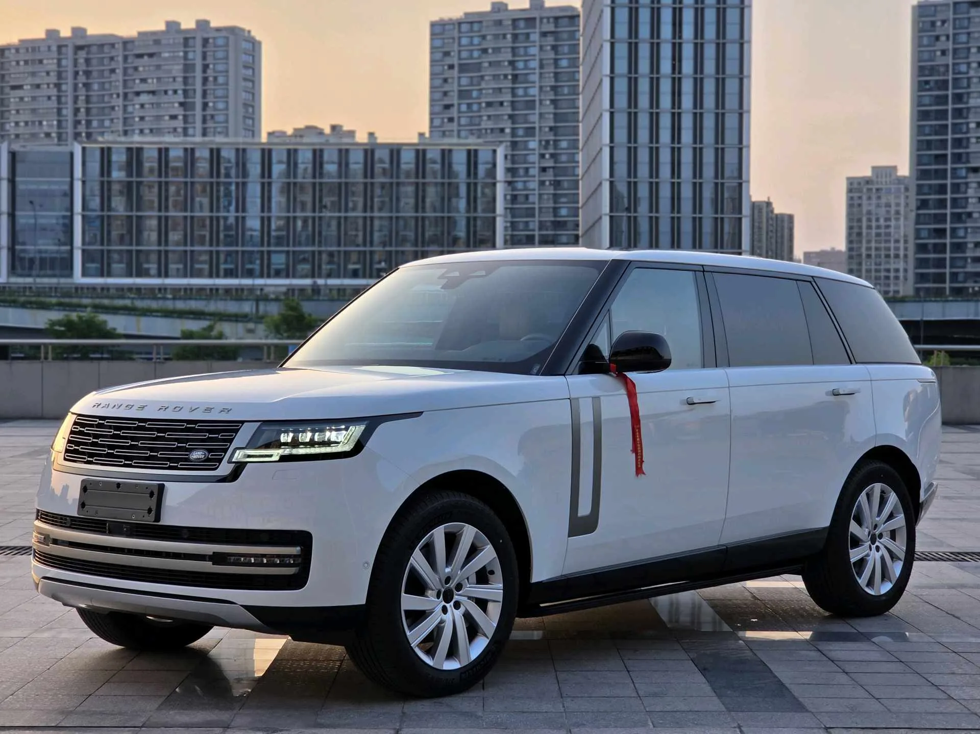 2025 Land Rover Range Rover (Imported) 48V 3.0T L6 400PS Extended Wheelbase Automatic