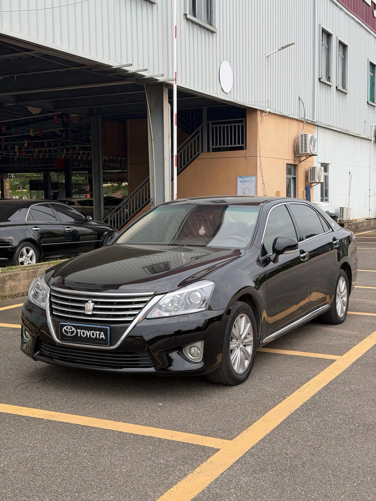 Crown 2012 2.5L Royal Leather Edition