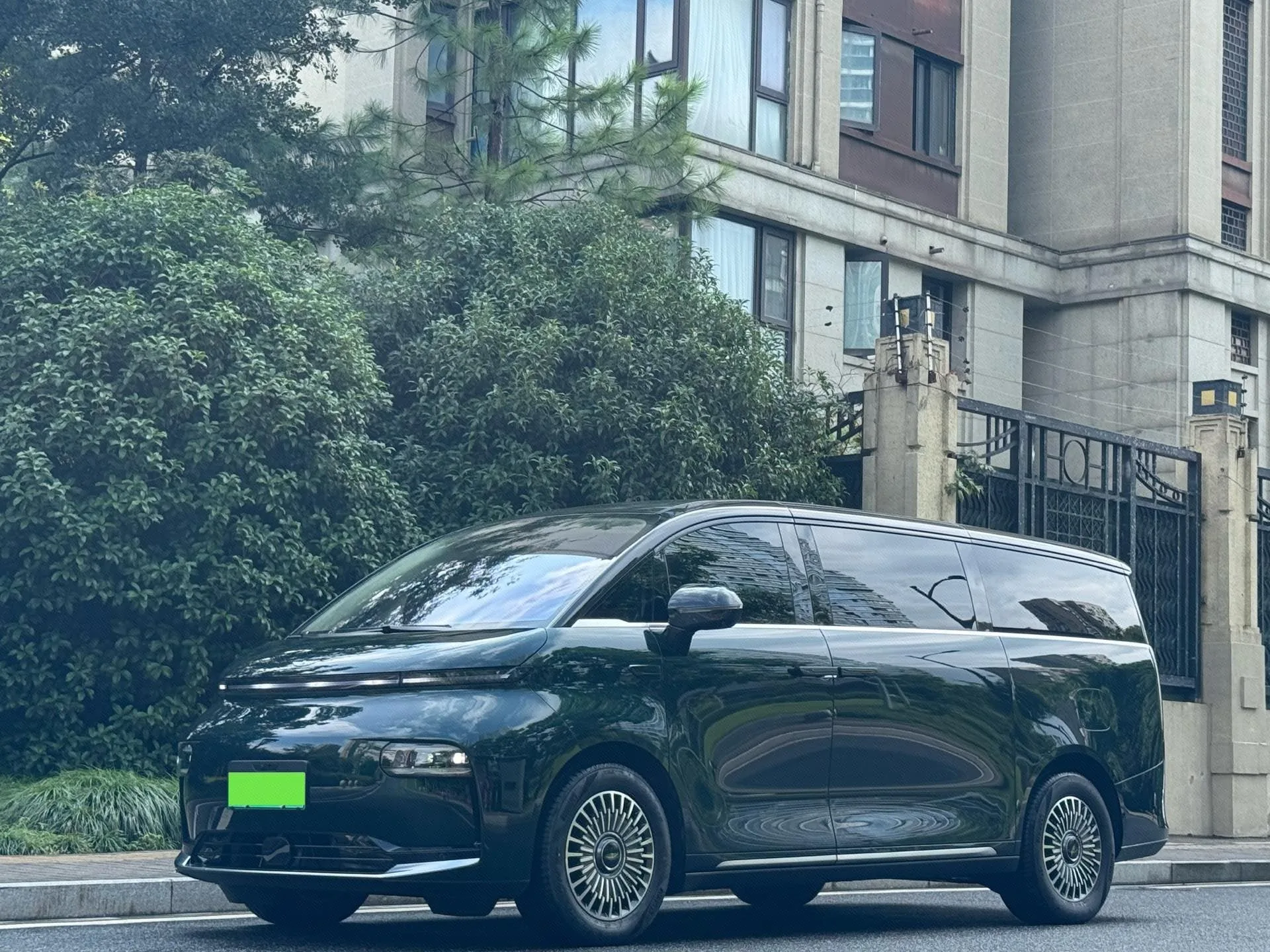2025 LEVC L380 805km Flagship Edition 4WD Automatic