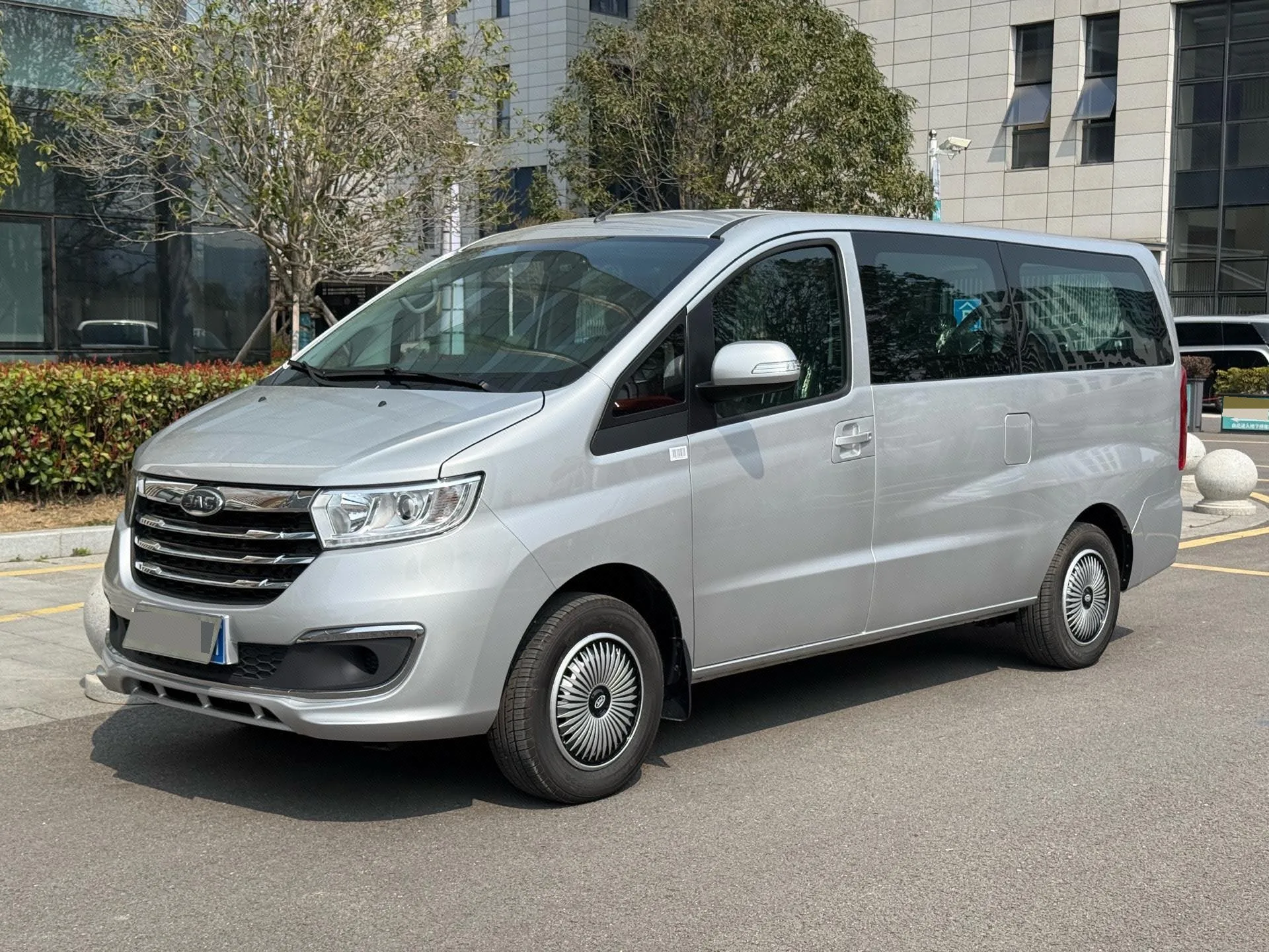 JAC 2025 Refine M3 PLUS 1.5T Smart Connect Edition 7-Seater Manual Transmission