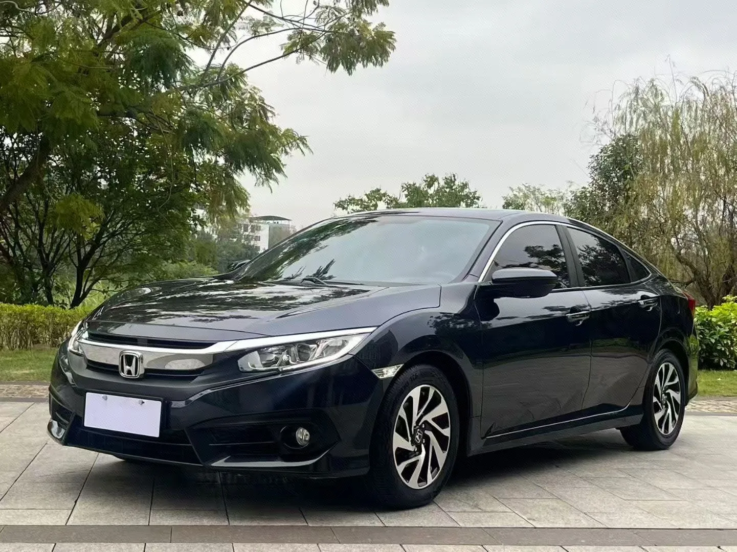 2016 Civic 220TURBO CVT Luxury Edition