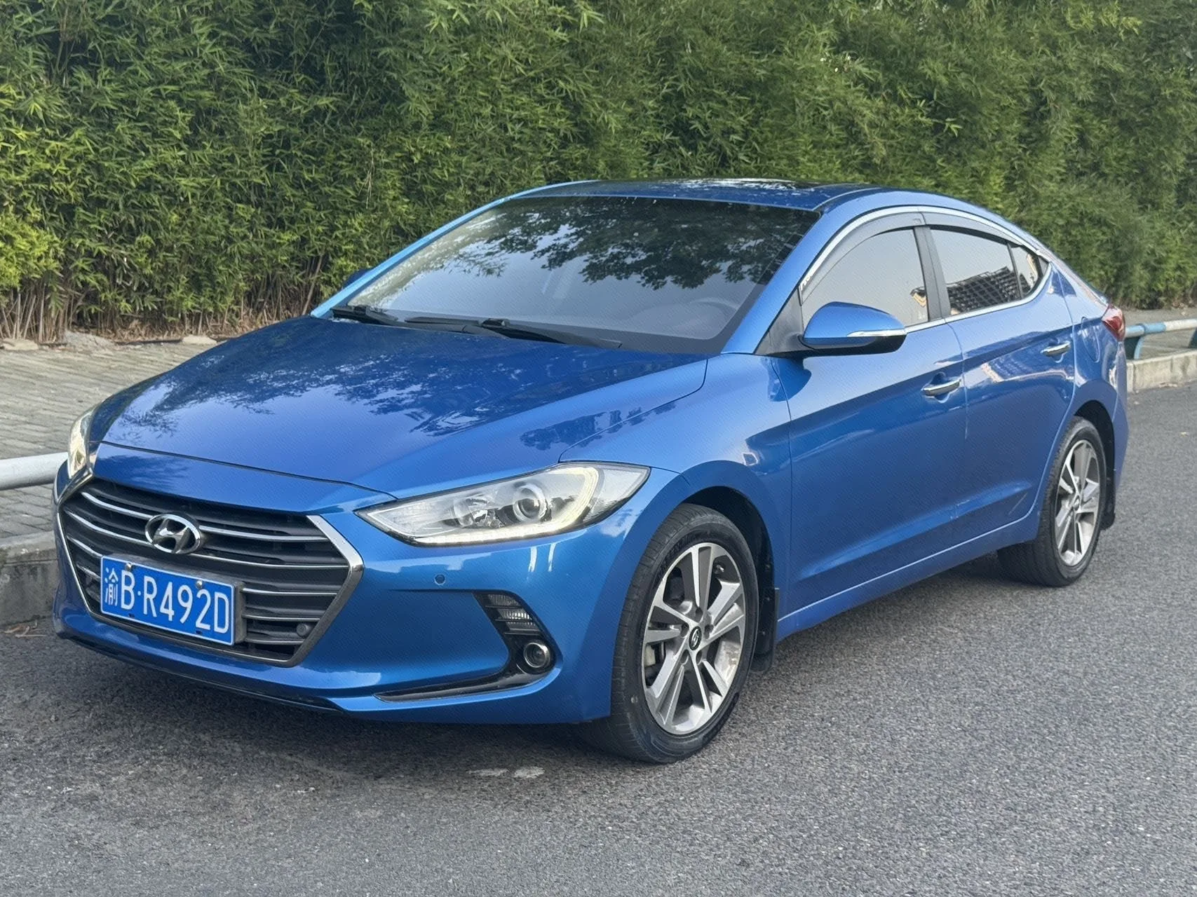 Hyundai Elantra 2016 1.6L Automatic Smart Luxury Edition
