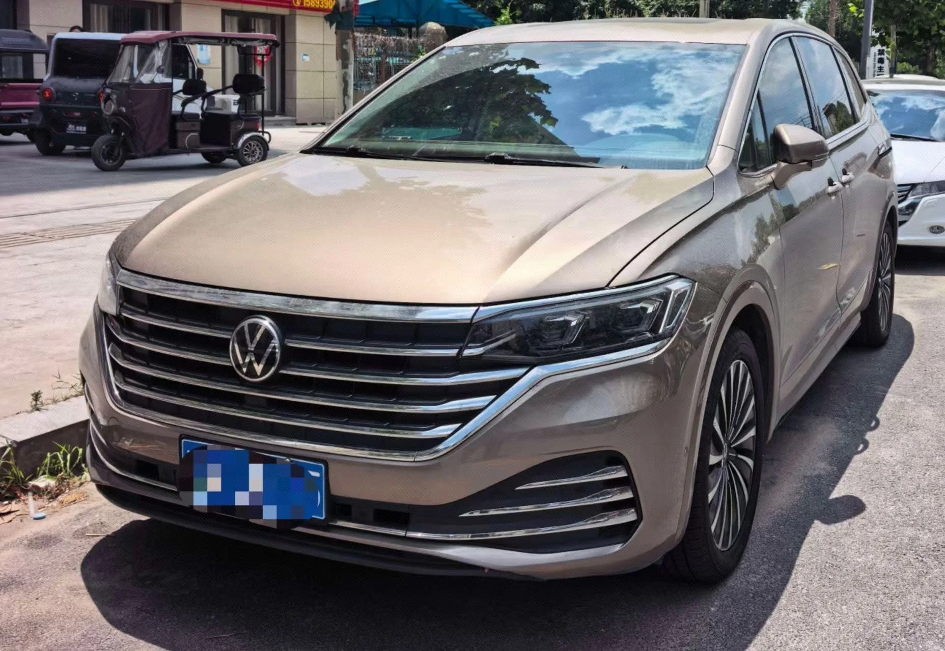 Viloran 2022 380TSI Premium Edition