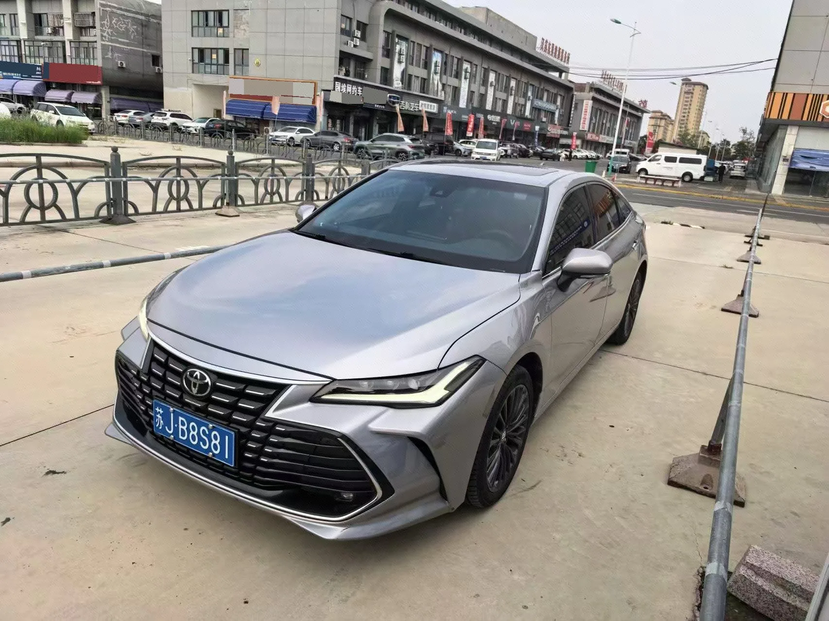 2022 Toyota Avalon 2.0L XLE Premium Edition