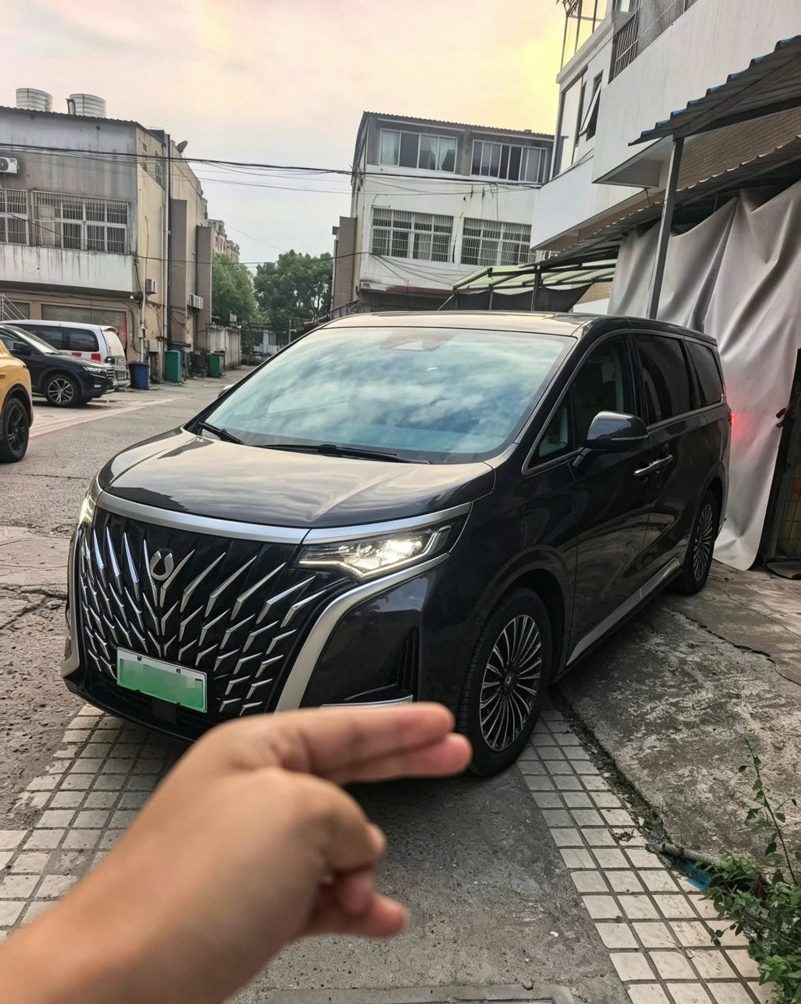 Denza D9 2024 DM-i 980 4WD Premium Edition