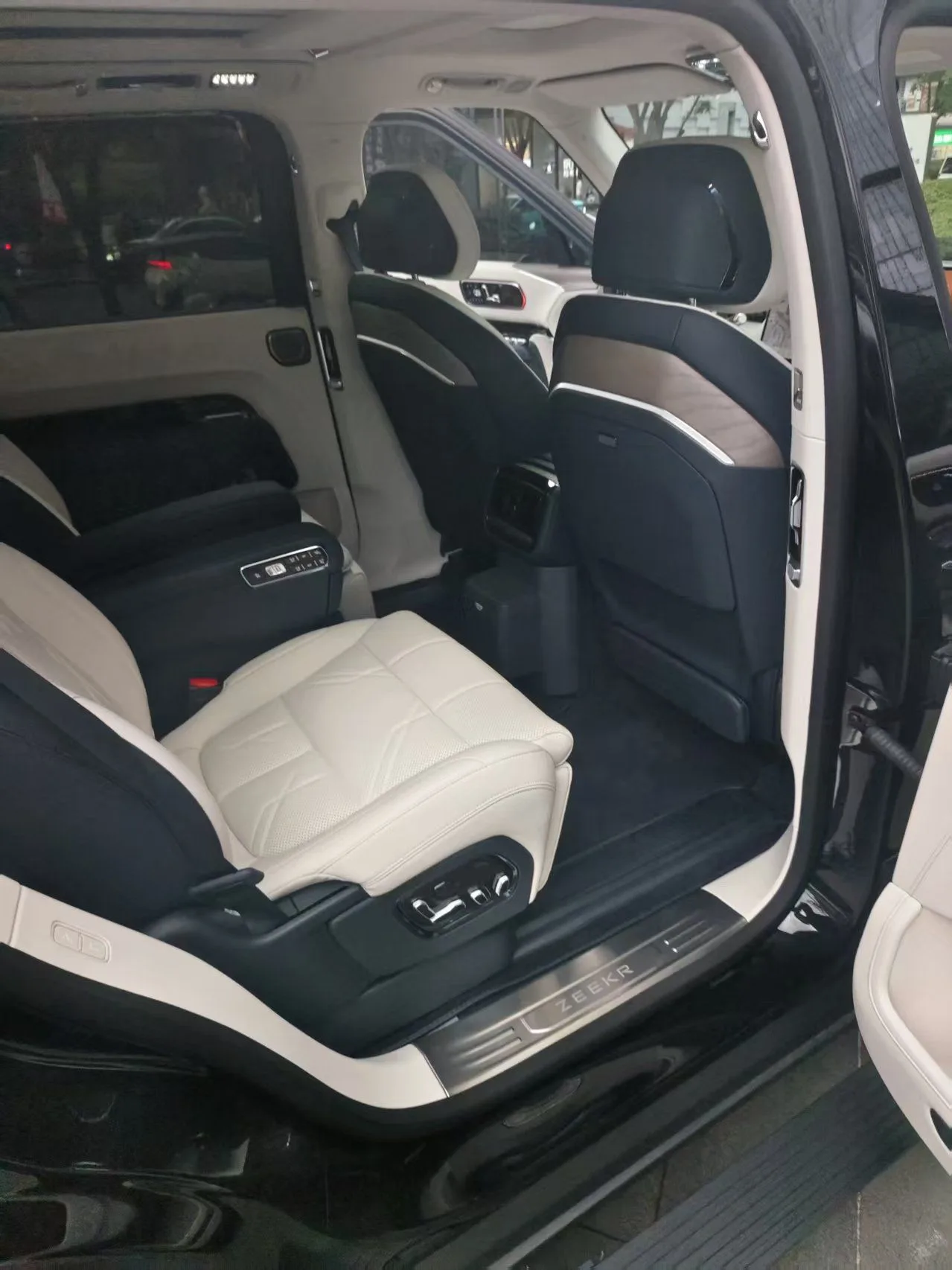 Jike 2025 Model Jike 9X 2.0T Hyper Edition 70kWh Automatic
