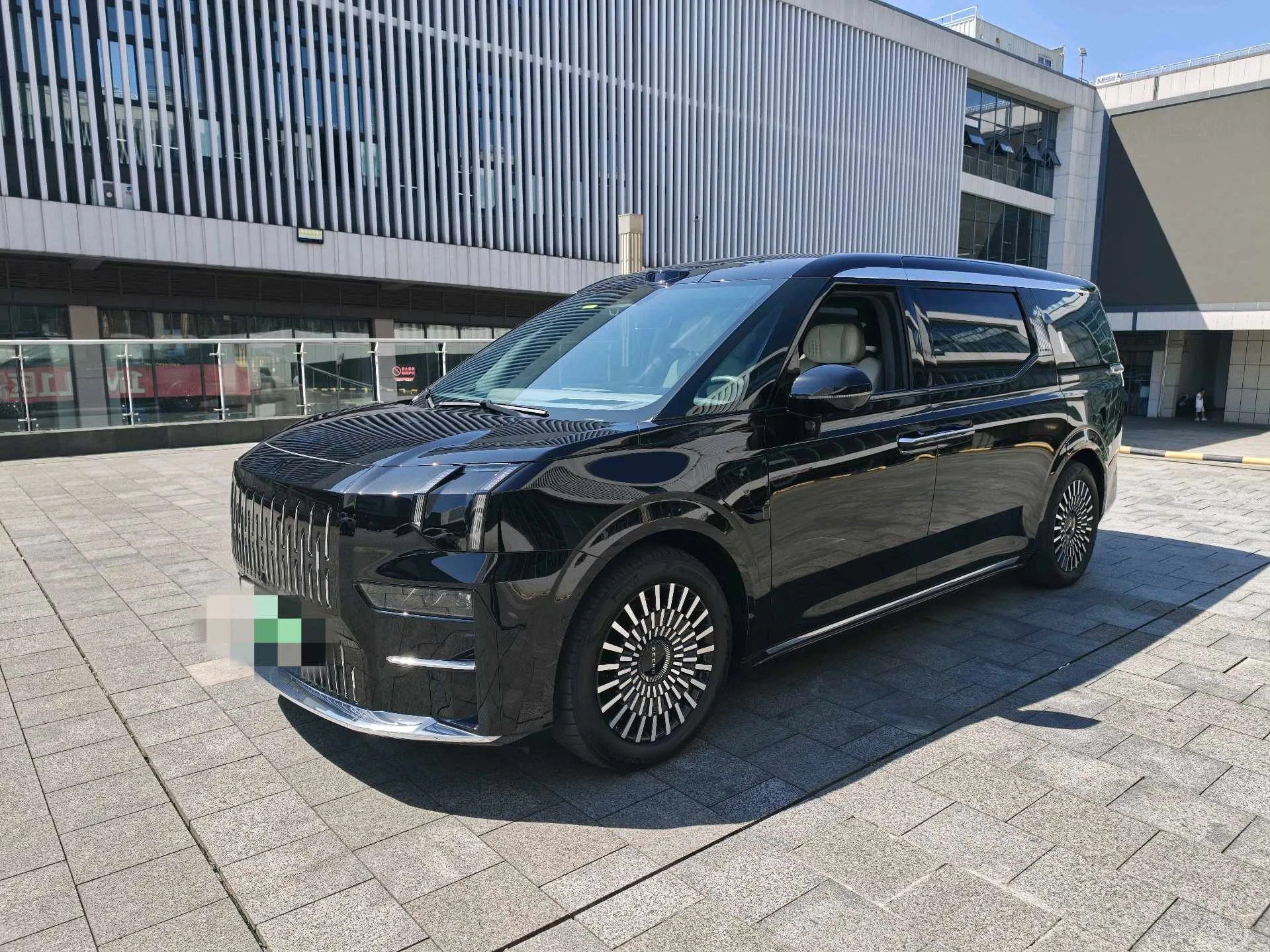2024 Jike 009 Six-Seat Executive Edition AWD 108kWh Automatic
