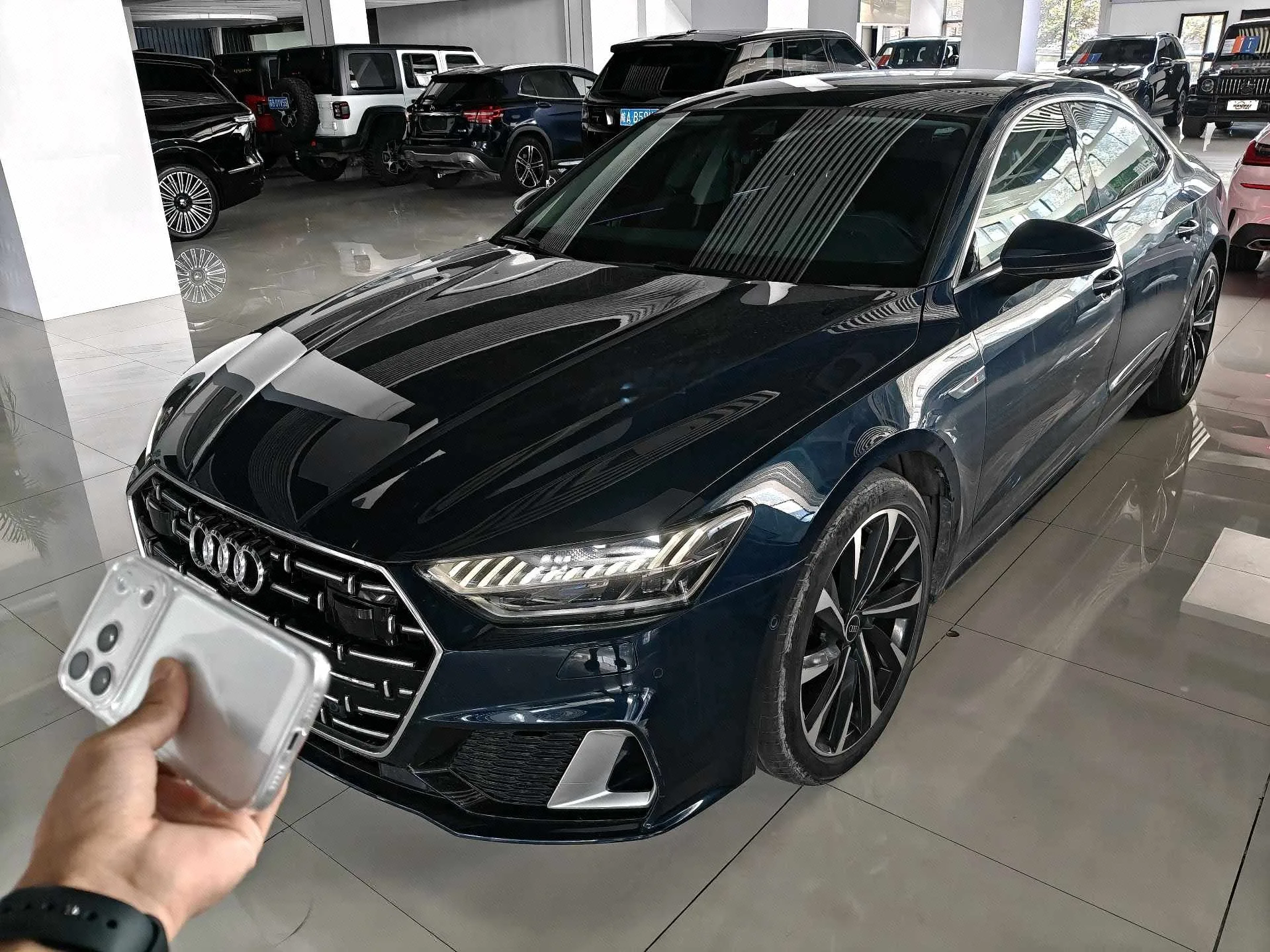 Audi A7L 2022 45 TFSI quattro S-line Paladin