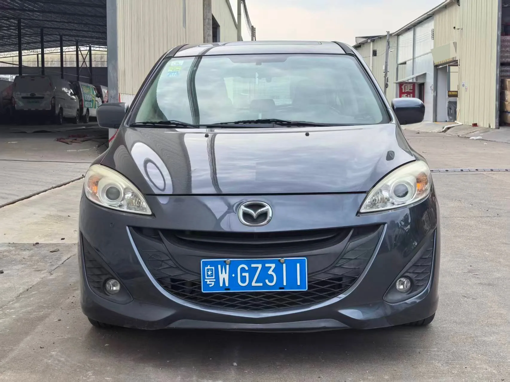 2011 Mazda5 2.0L Automatic Comfort Trim