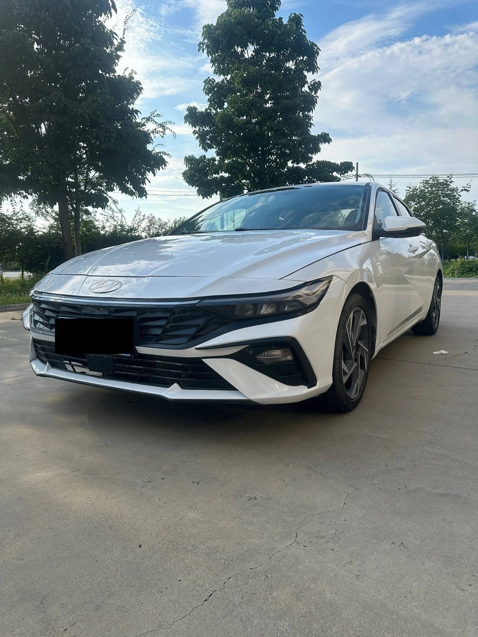 Hyundai Elantra 2023 1.5L CVT LUX Premium Edition