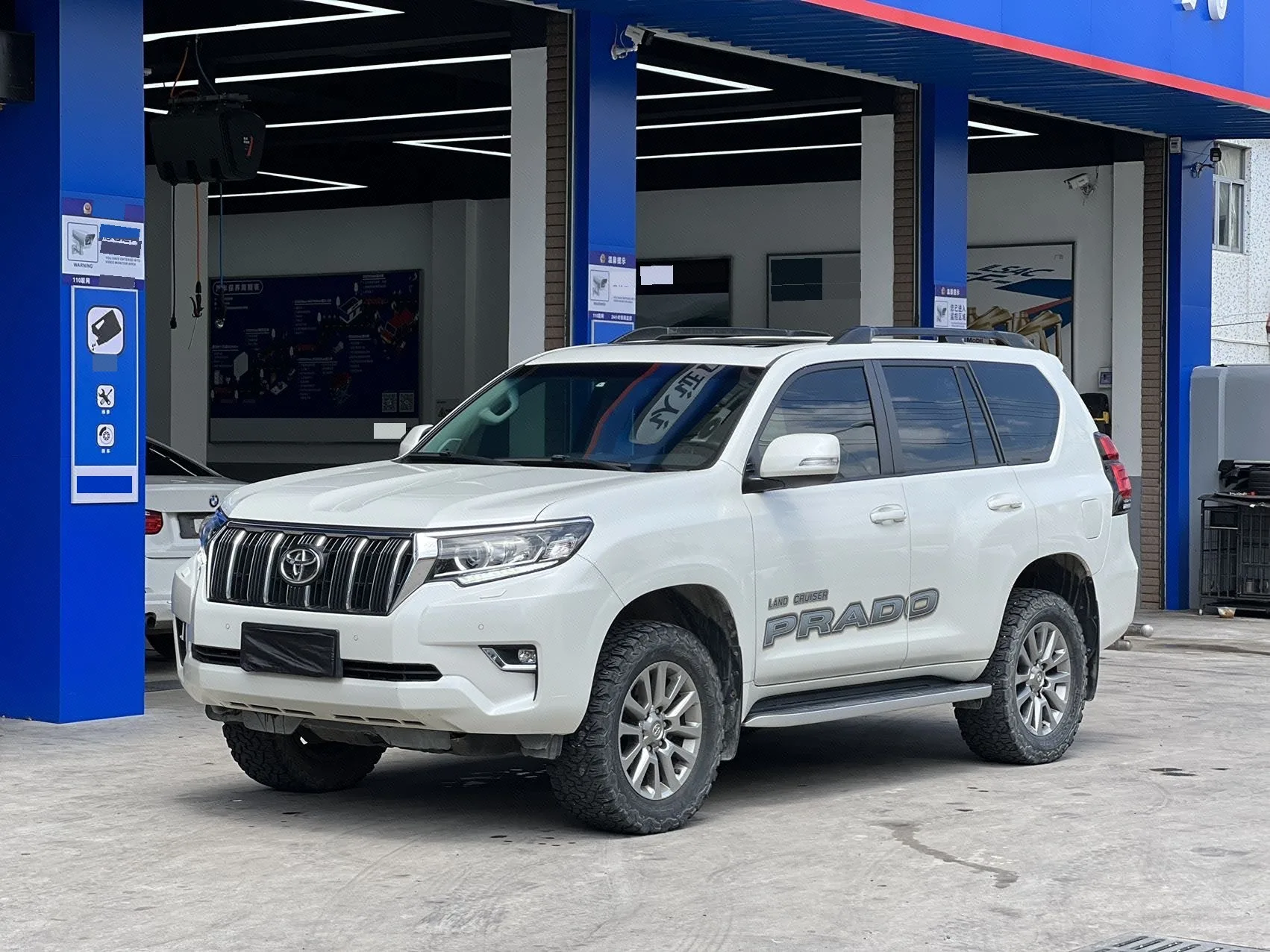 2018 Prado 3.5L Automatic TX-L NAVI with Rear-Mounted Spare Tire