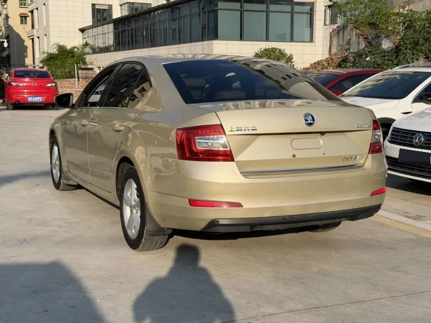 Octavia 2015 1.6L Automatic Elegance Edition