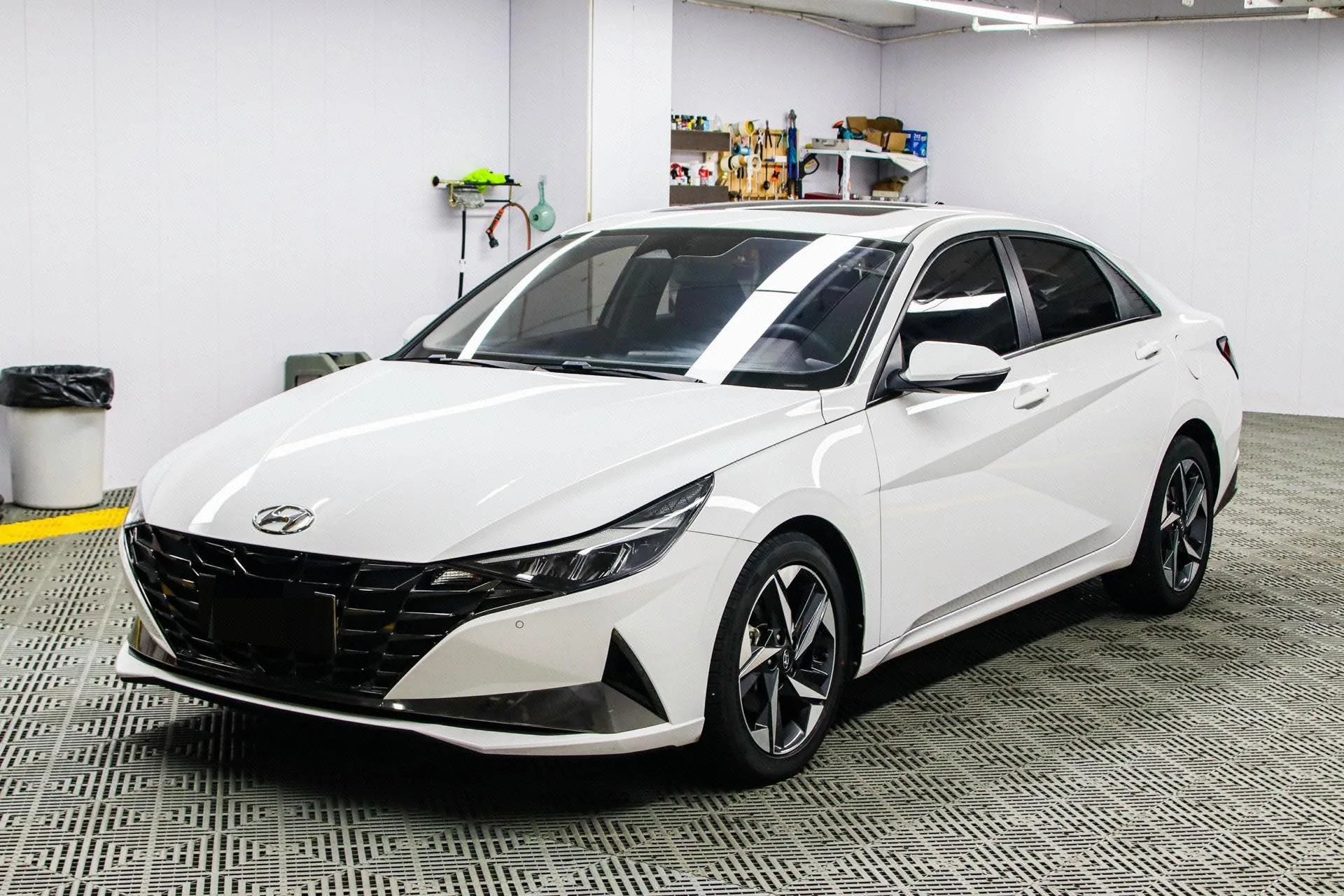 Hyundai Elantra 2022 1.5L CVT LUX Premium Edition