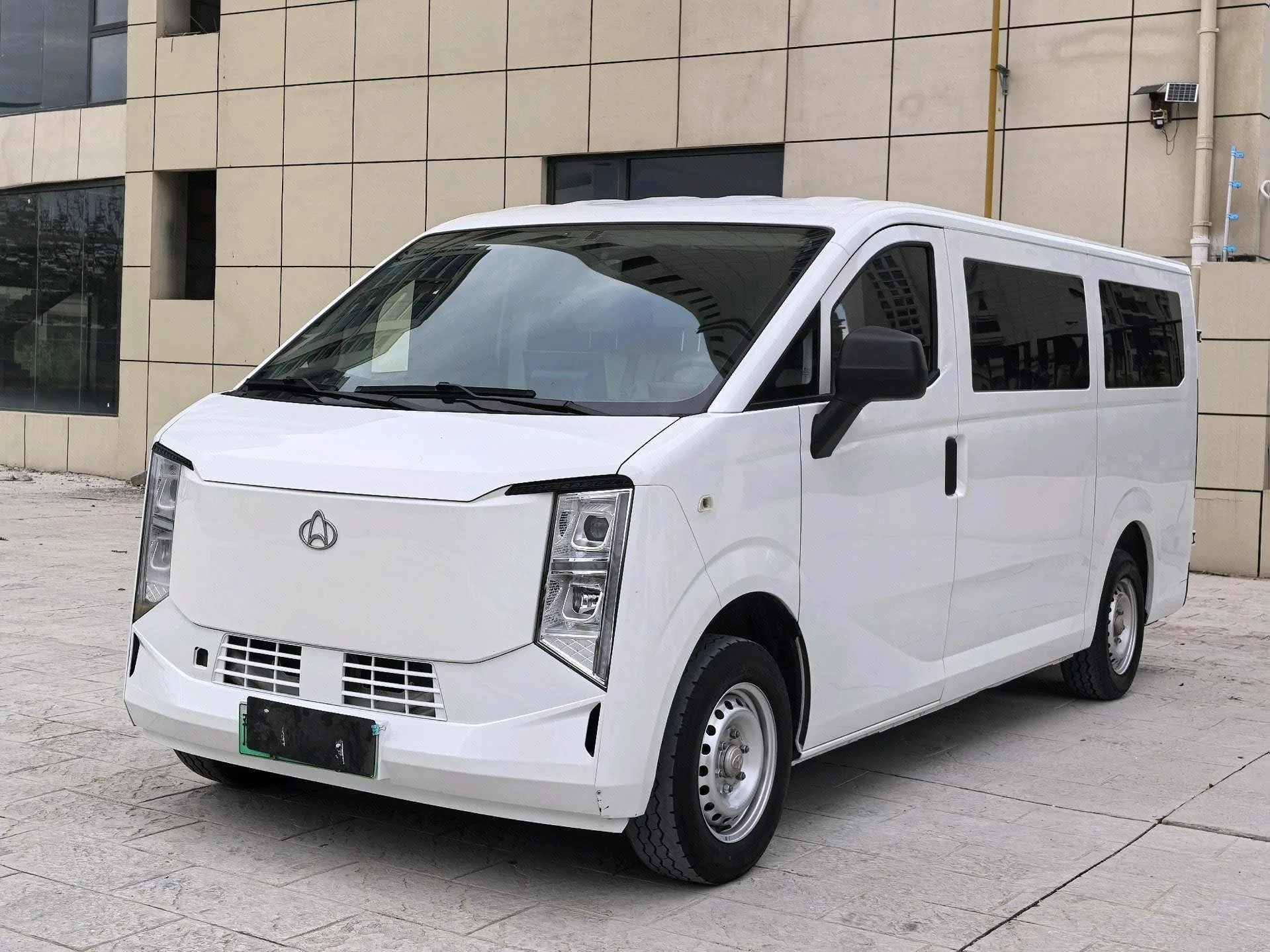 Changan Kuayue 2025 Model Year Kuayue Starlight EV 7-Seater Passenger Van, 305 km Range, Luxury Edition, Automatic Transmission