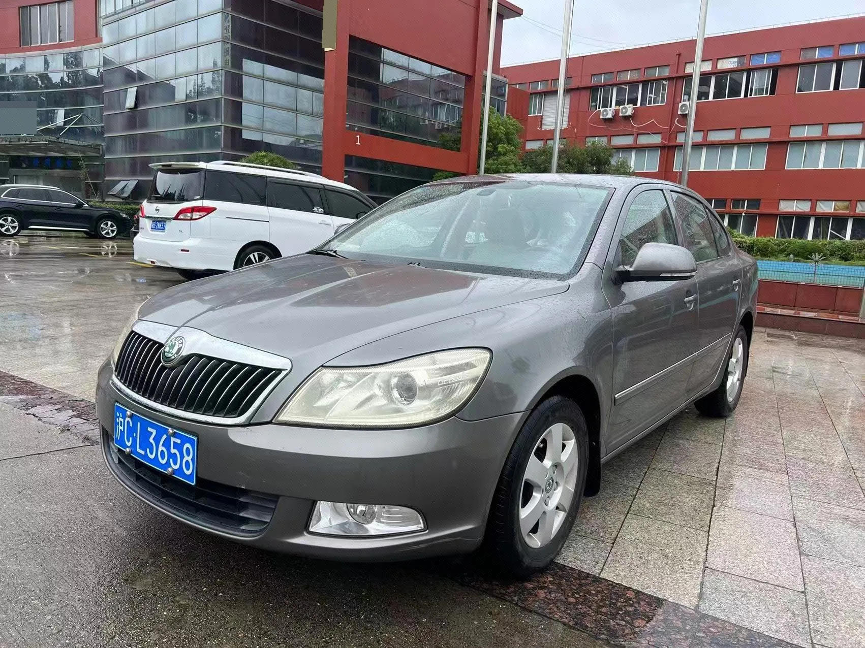 Octavia 2013 1.6L Automatic Elegance Edition