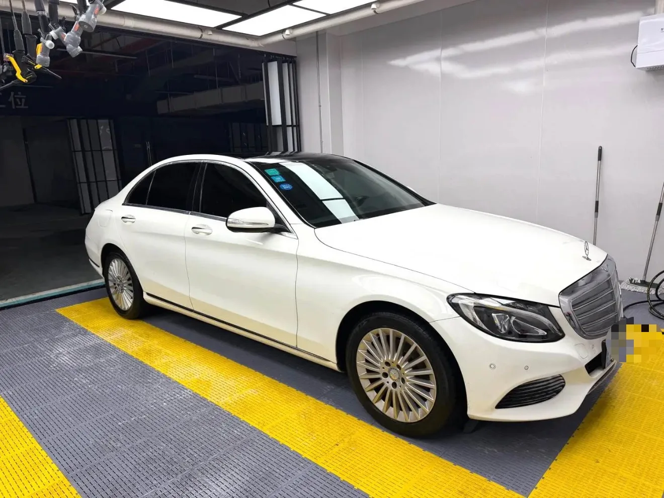 Mercedes-Benz C-Class 2015 Facelift C 200 L