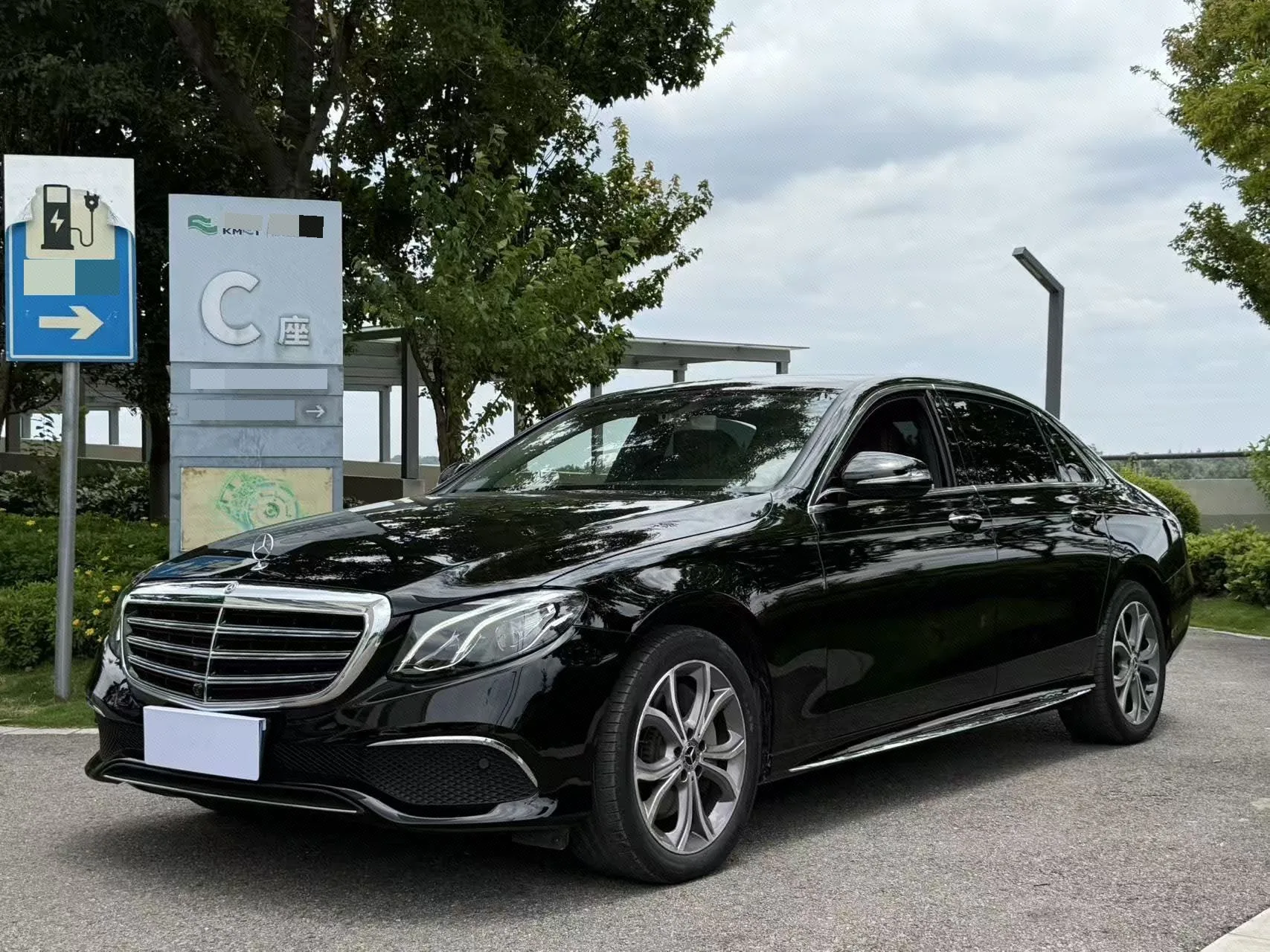 Mercedes-Benz E-Class 2019 E 300 L Fashion Edition