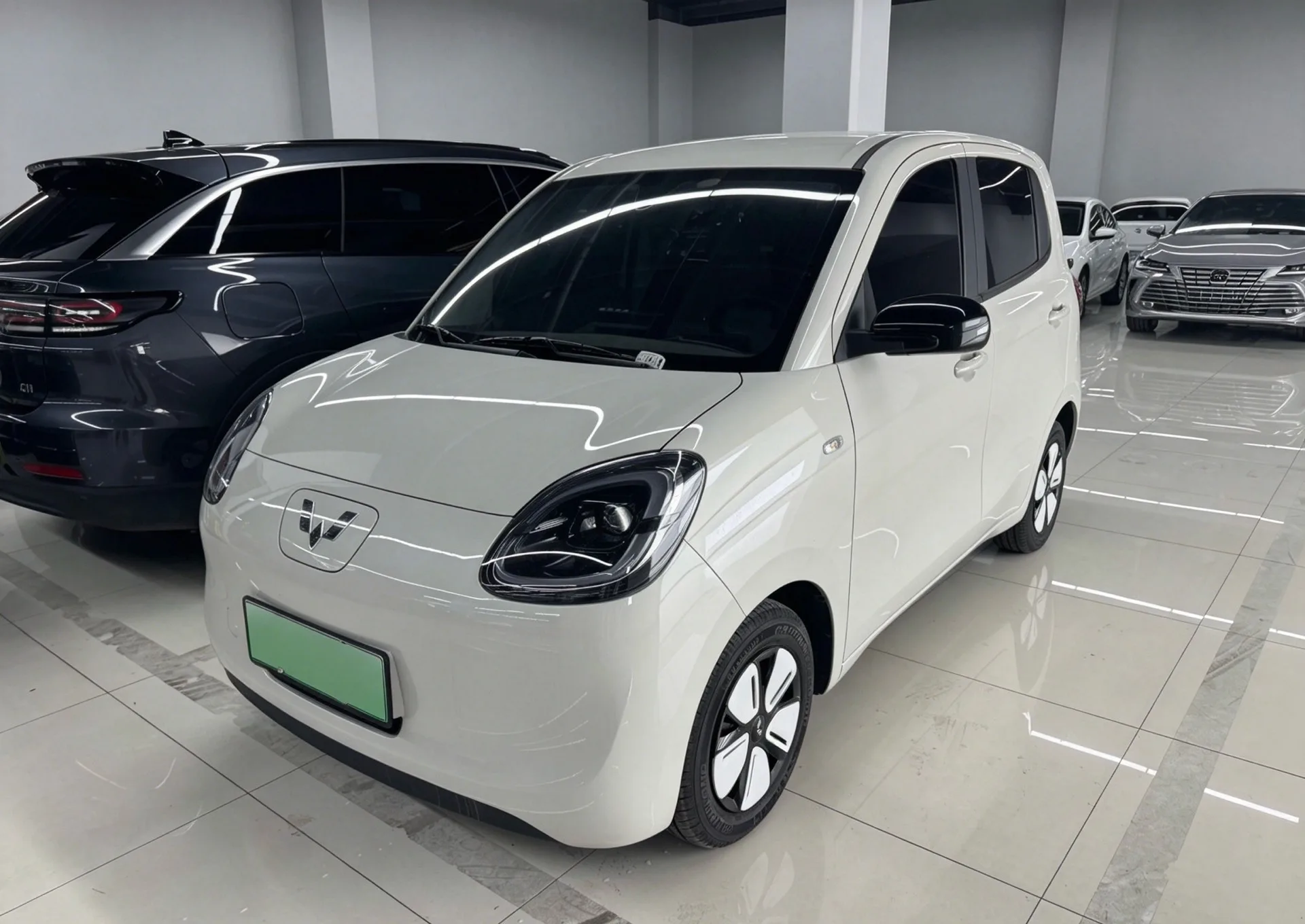 Wuling 2025 Hongguang MINI EV Four-Door Advanced Model Automatic