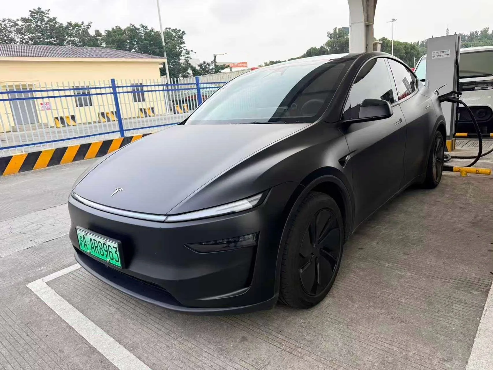Tesla 2025 Model Y Long Range All-Wheel Drive, Automatic Transmission