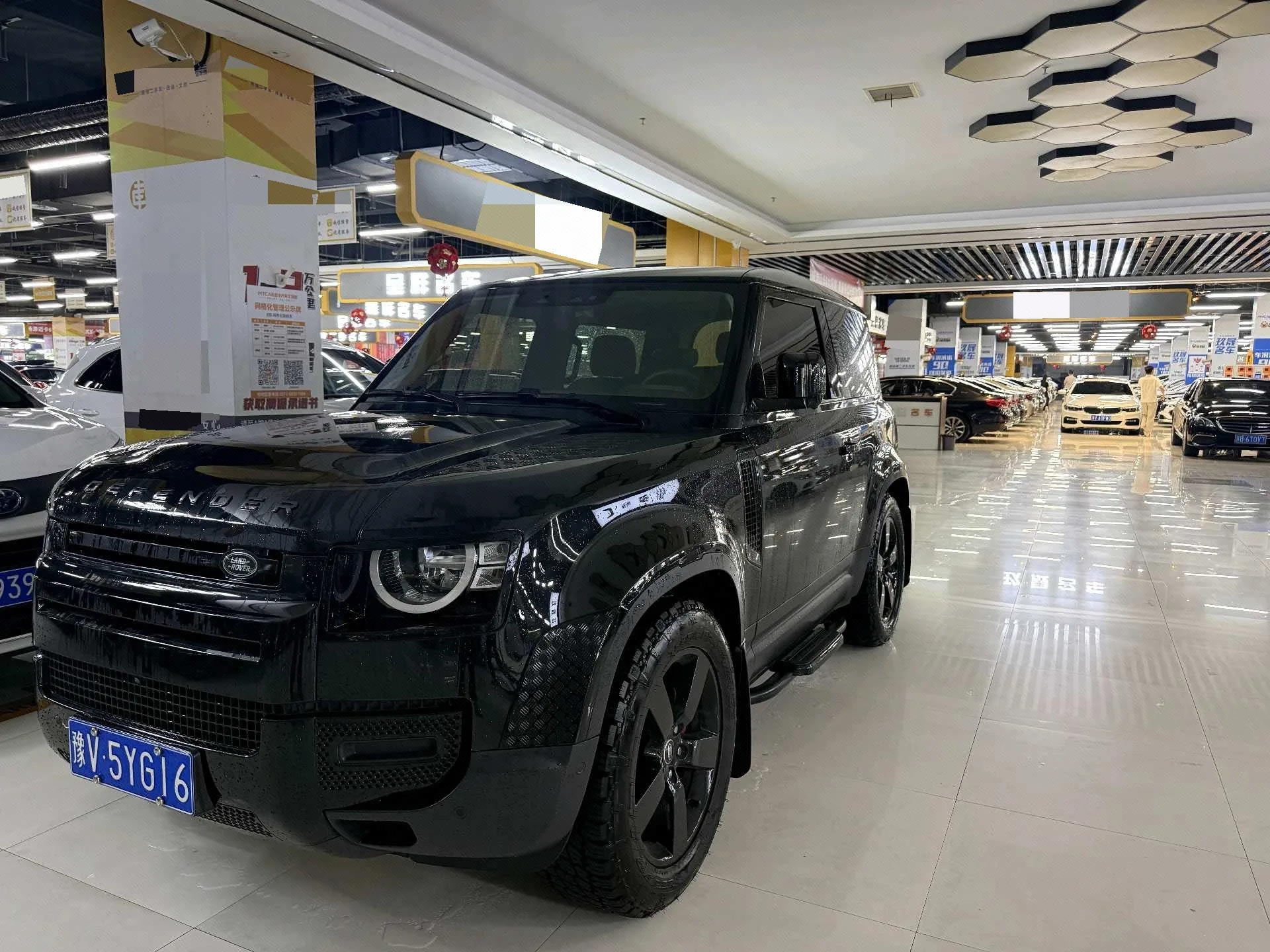 Land Rover Defender 2024 90 2.0T P300 S