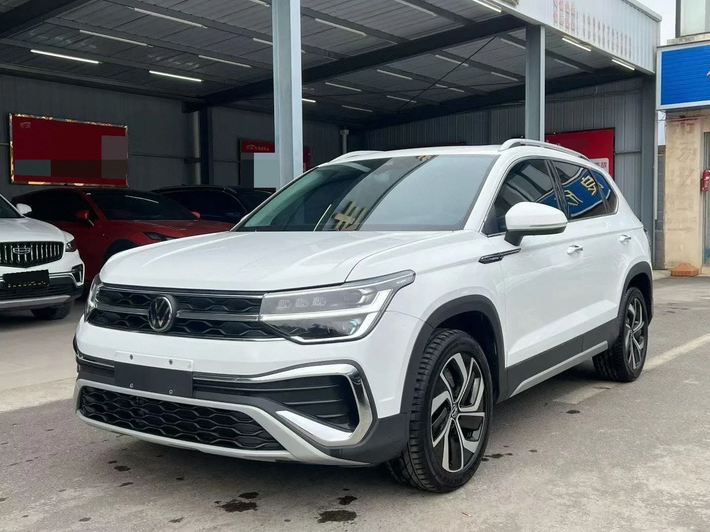 Volkswagen 2024 Tharu 1.5TSI 300TSI 2WD Full Moon Edition Automatic