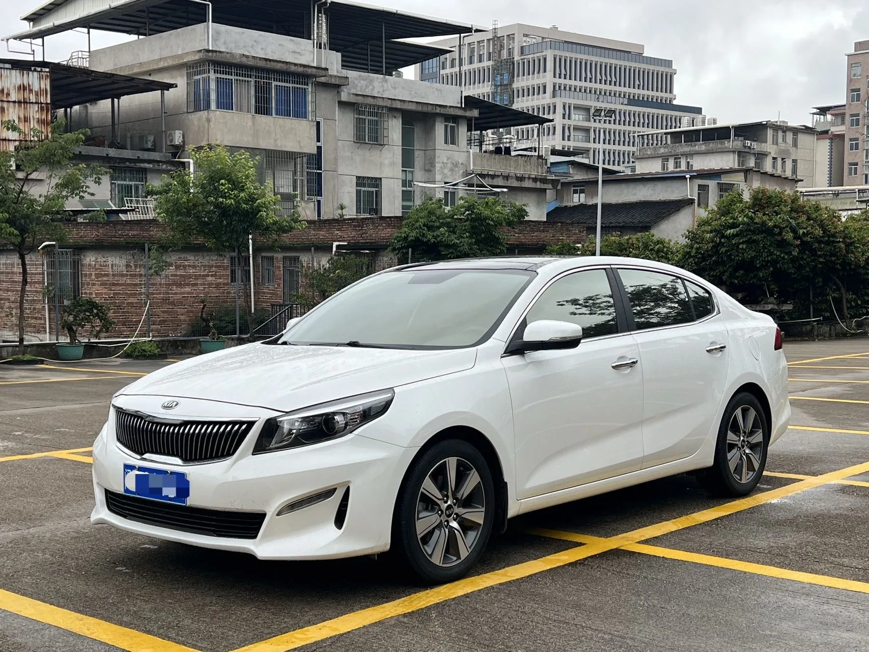 K5 2017 1.6T Automatic GLS