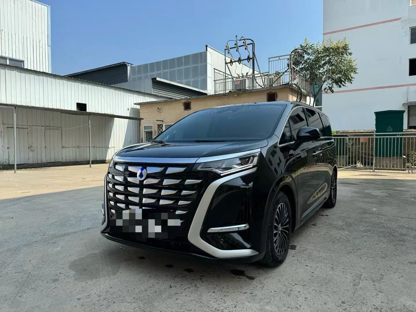 Denza D9 2022 DM-i 970 AWD Flagship Edition
