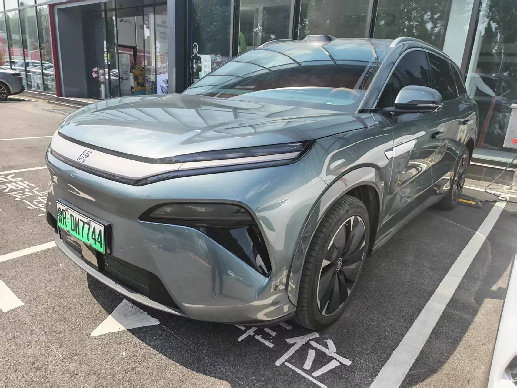 Tang L 2025 EV 600KM Four-Wheel Drive LiDAR Flagship Edition