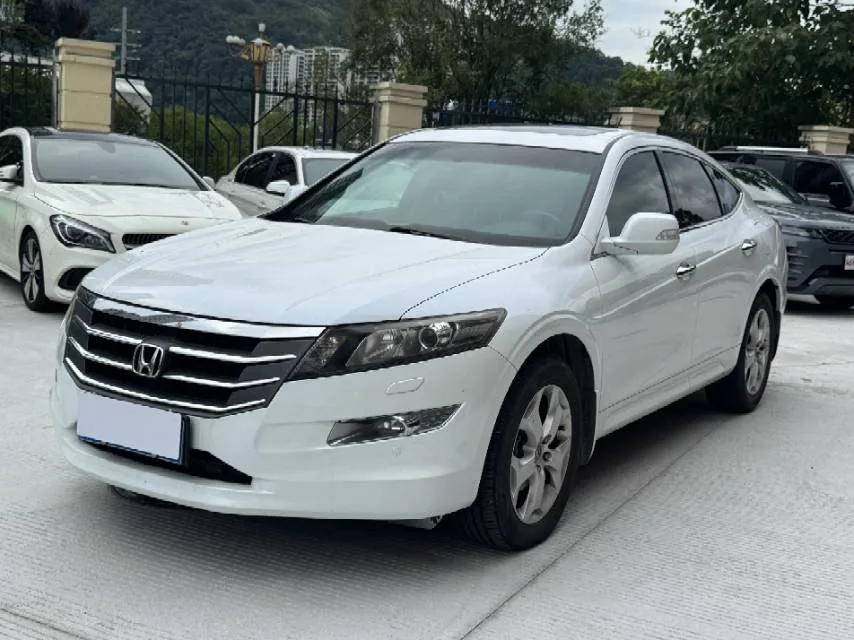 Crosstour 2012 2.4L Luxury Edition