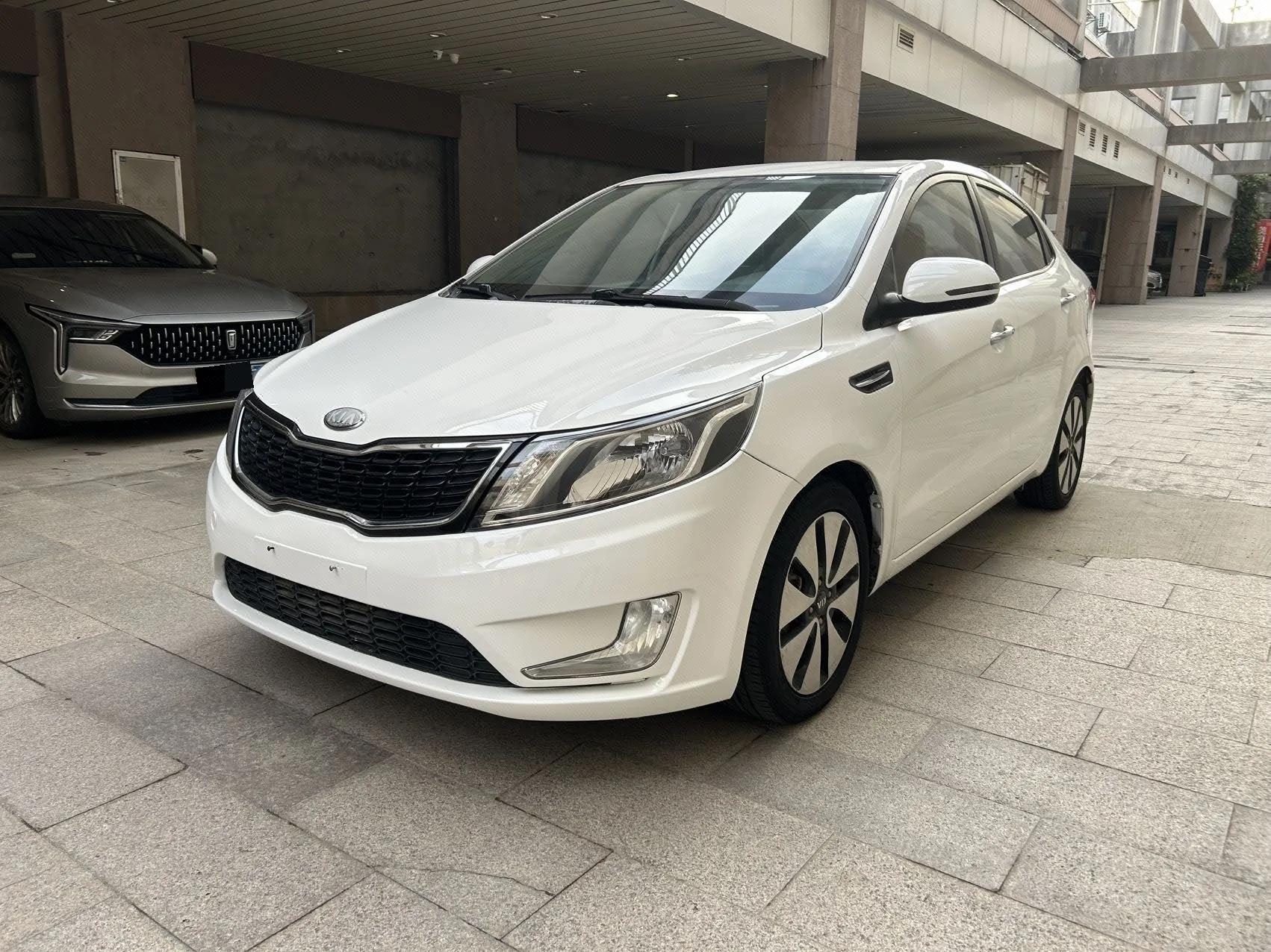 Kia K2 2012 Sedan 1.6L AT Premium Commemorative Edition