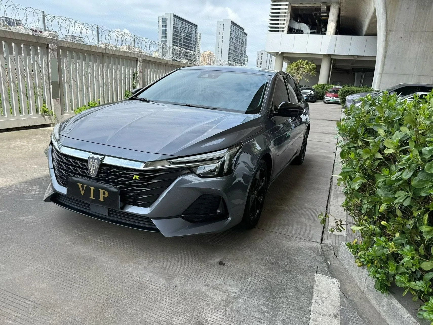 Roewe i6 MAX 2020 Model Year 300TGI Automatic "Cool & Refreshing" Panoramic Sunroof Edition