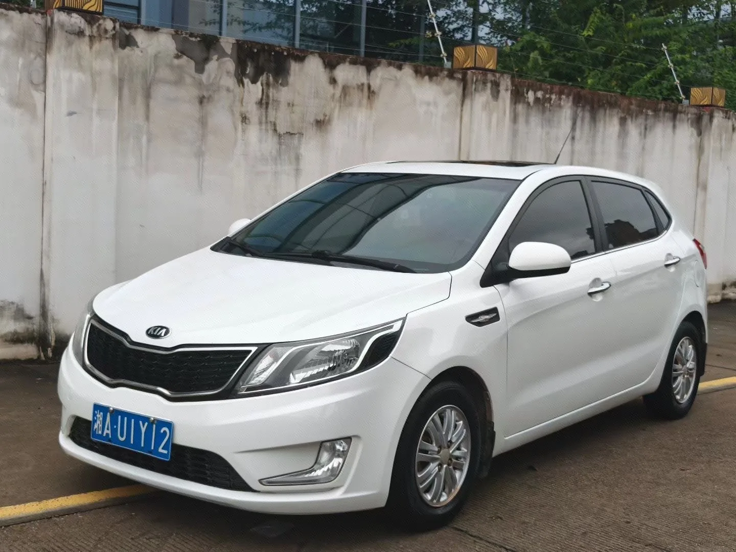Kia K2 2012 Hatchback 1.4L AT GLS