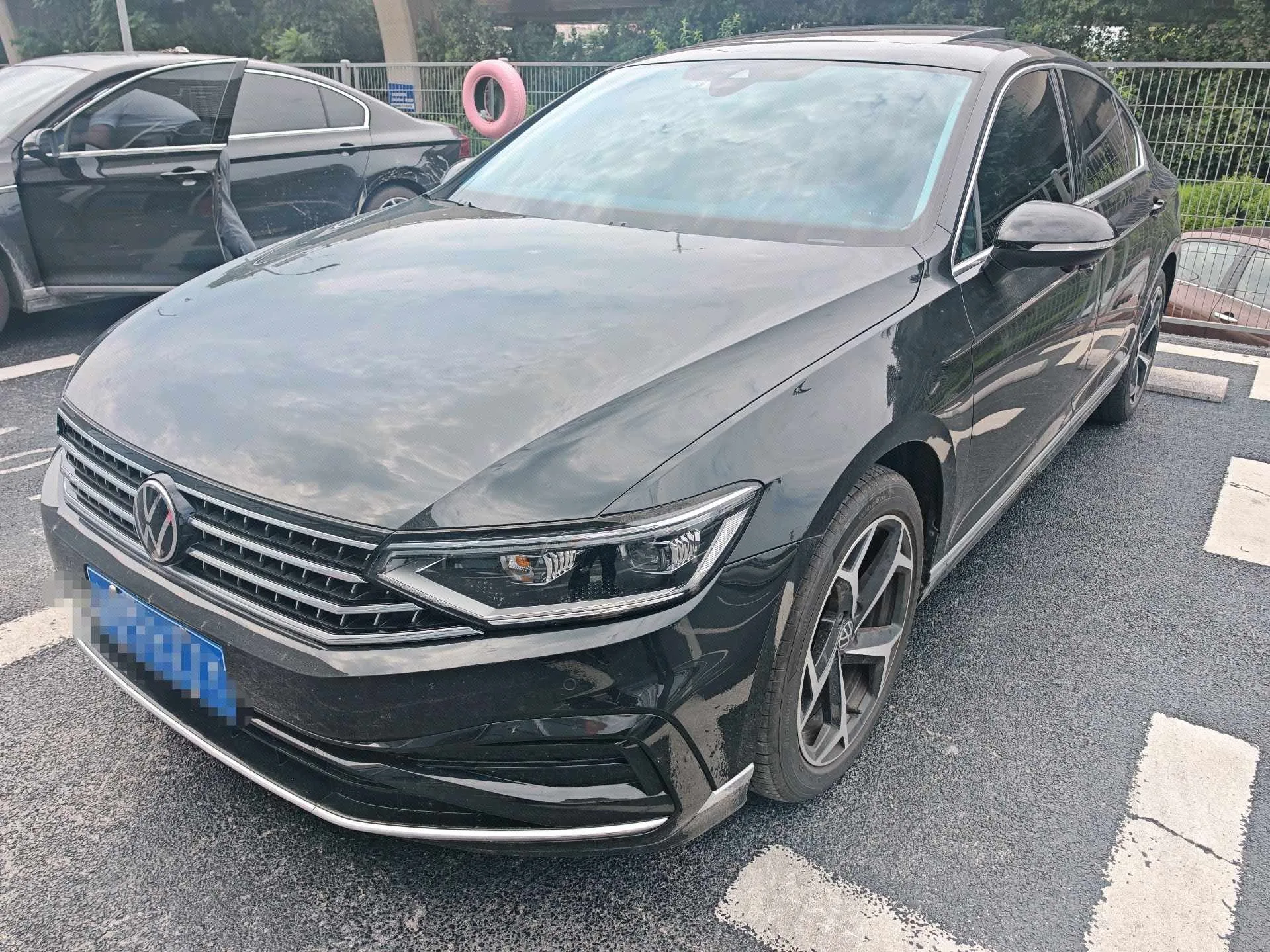 Volkswagen 2025 Magotan 2.0TSI 330TSI 2 Million Unit Luxury Automatic Transmission