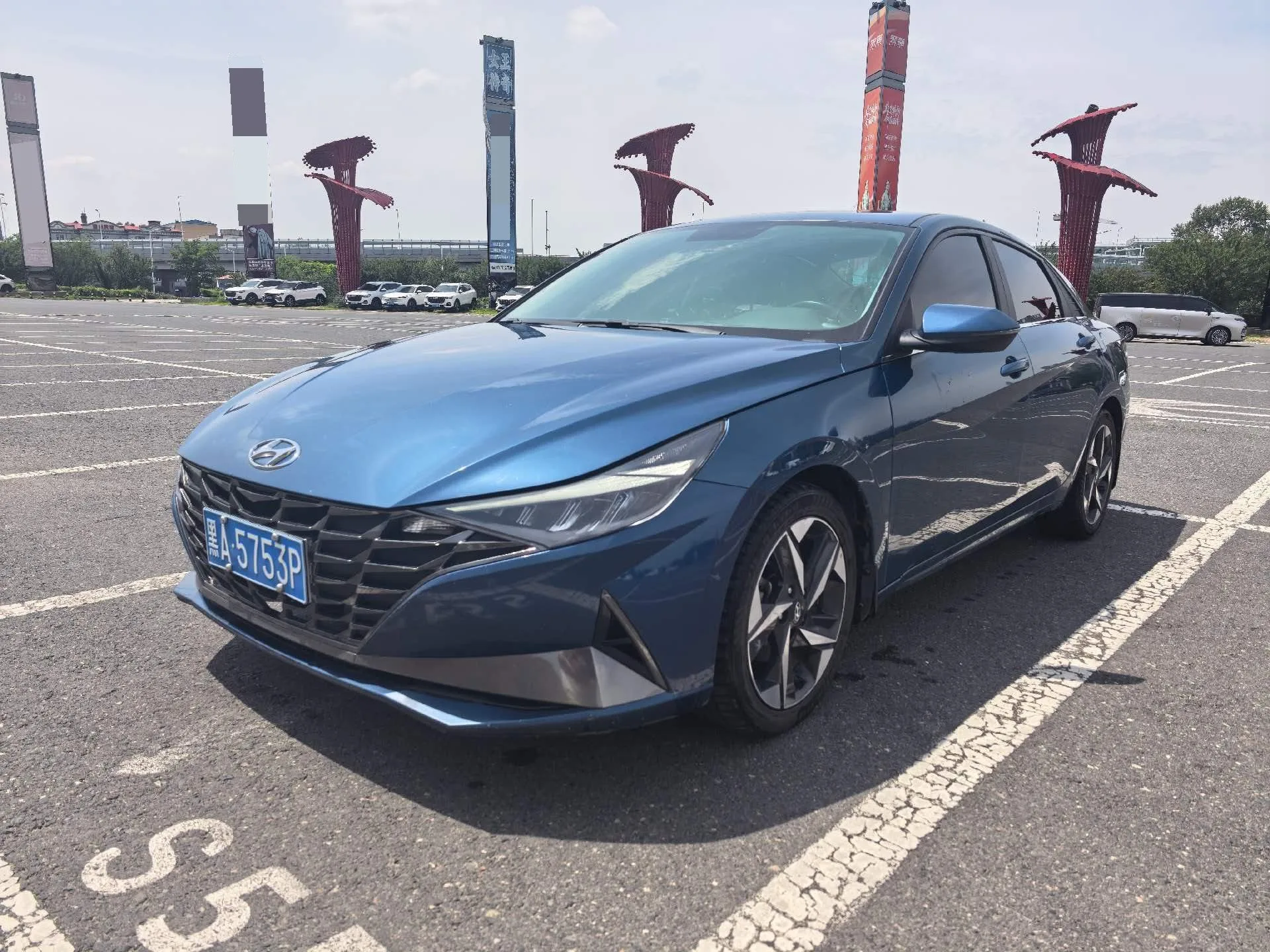 Hyundai Elantra 2021 1.5L CVT LUX Premium Edition