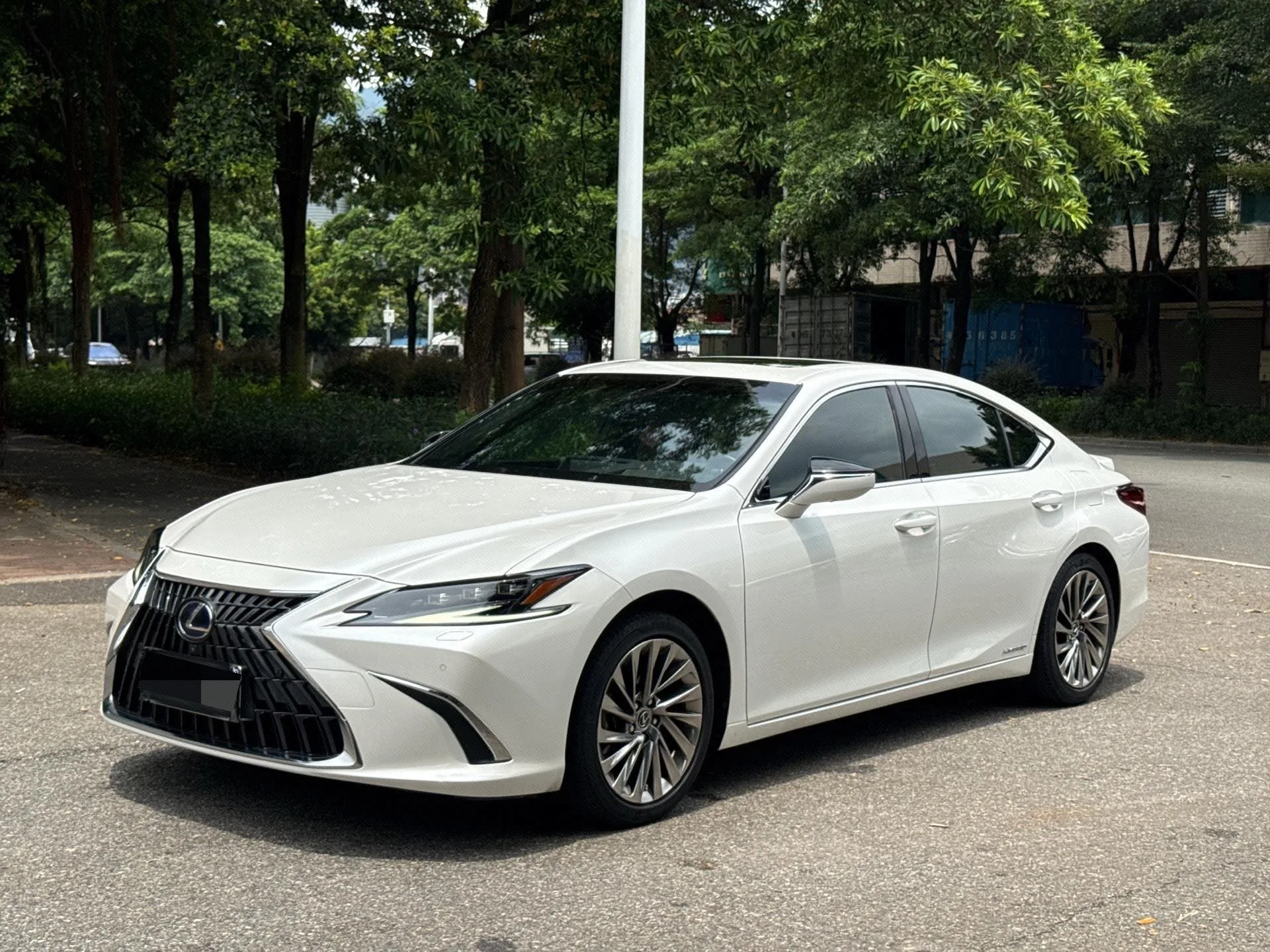 2021 Lexus ES 300h Executive Edition