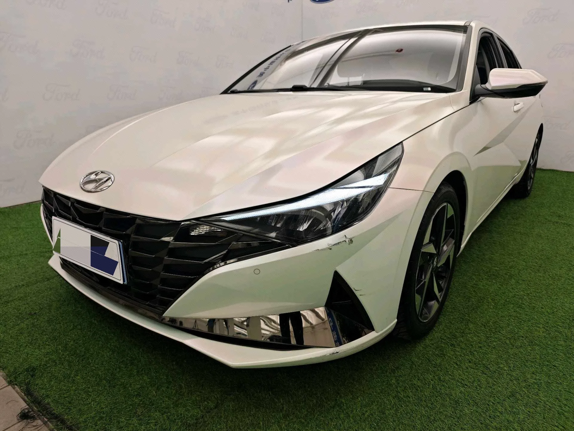 Hyundai Elantra 2021 1.5L CVT LUX Premium Edition