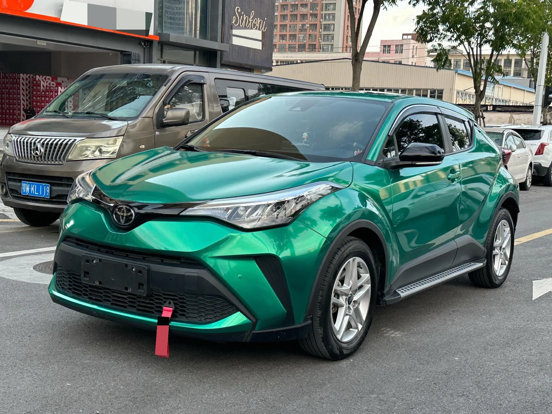 Toyota 2023 C-HR 2.0 CVT Leading Edition Automatic