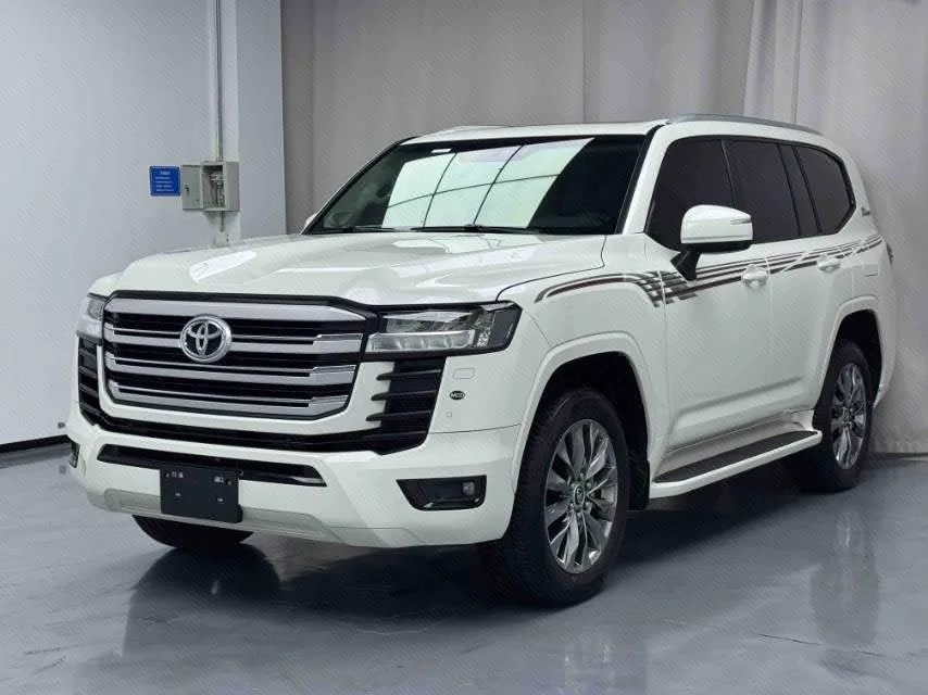 Toyota Land Cruiser (Imported) 2026 Land Cruiser LC300 Kuwait Edition, Automatic Transmission