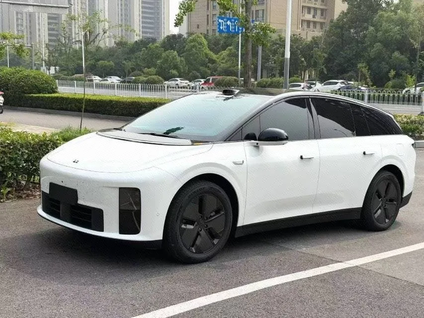 Li Auto i6 2025 Standard Edition