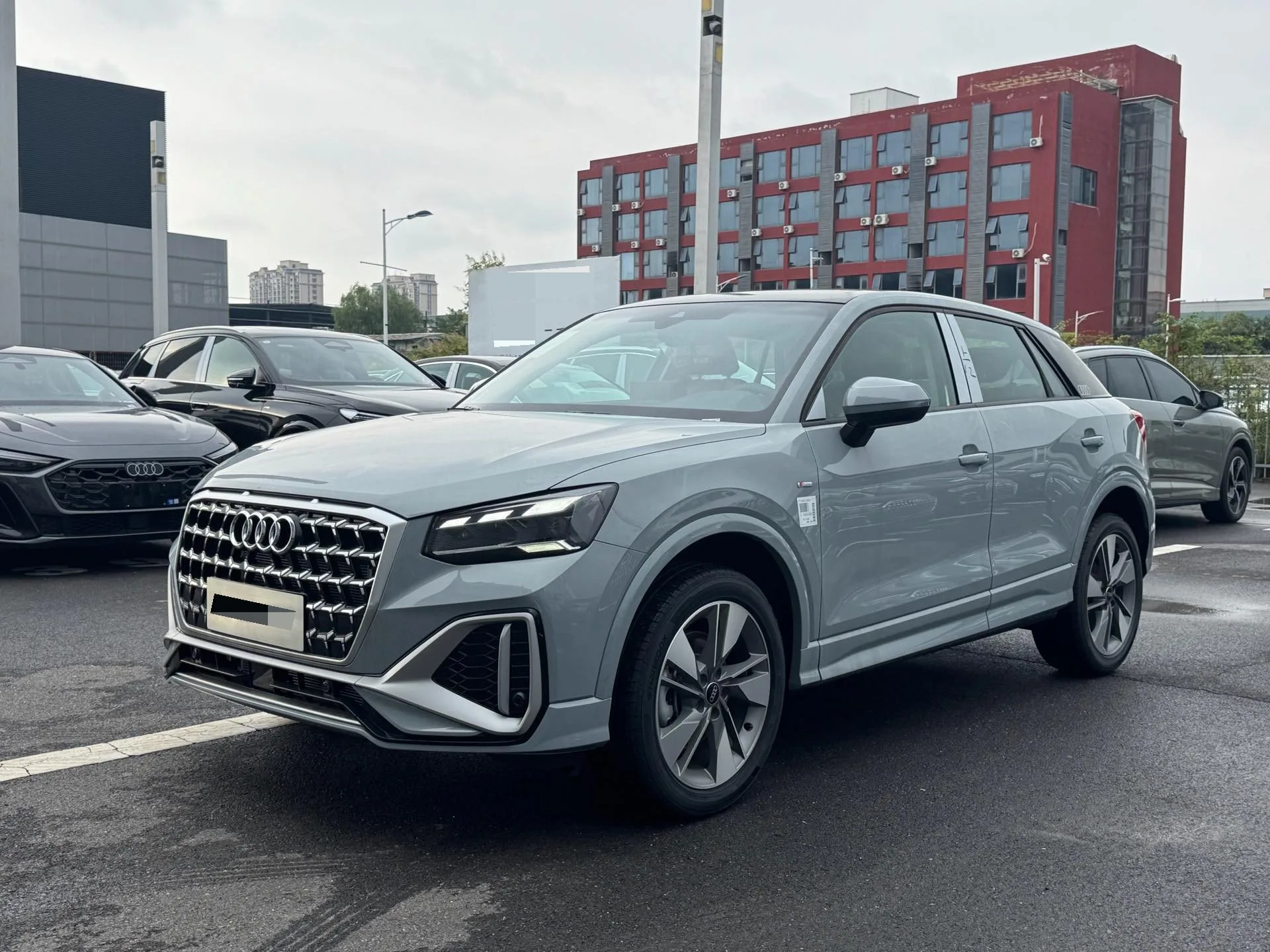 2025 Audi Q2L 1.5 TFSI 35 TFSI Sport Style Automatic