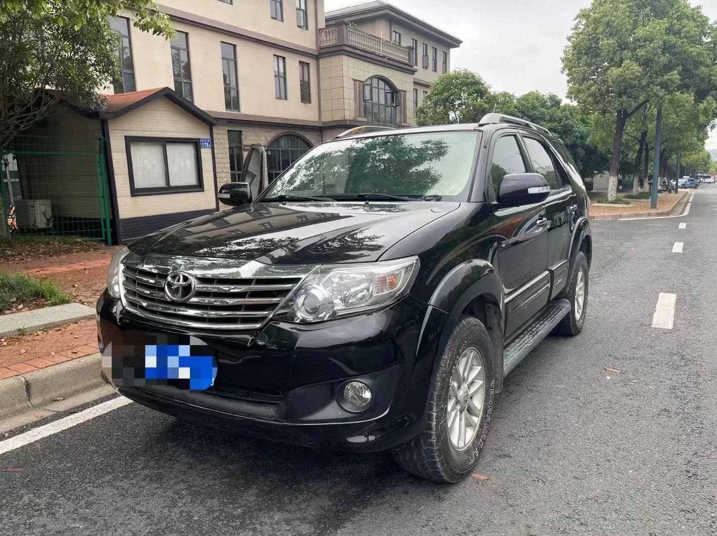 Toyota Fortuner (Imported) 2011 Fortuner 2.7 Automatic