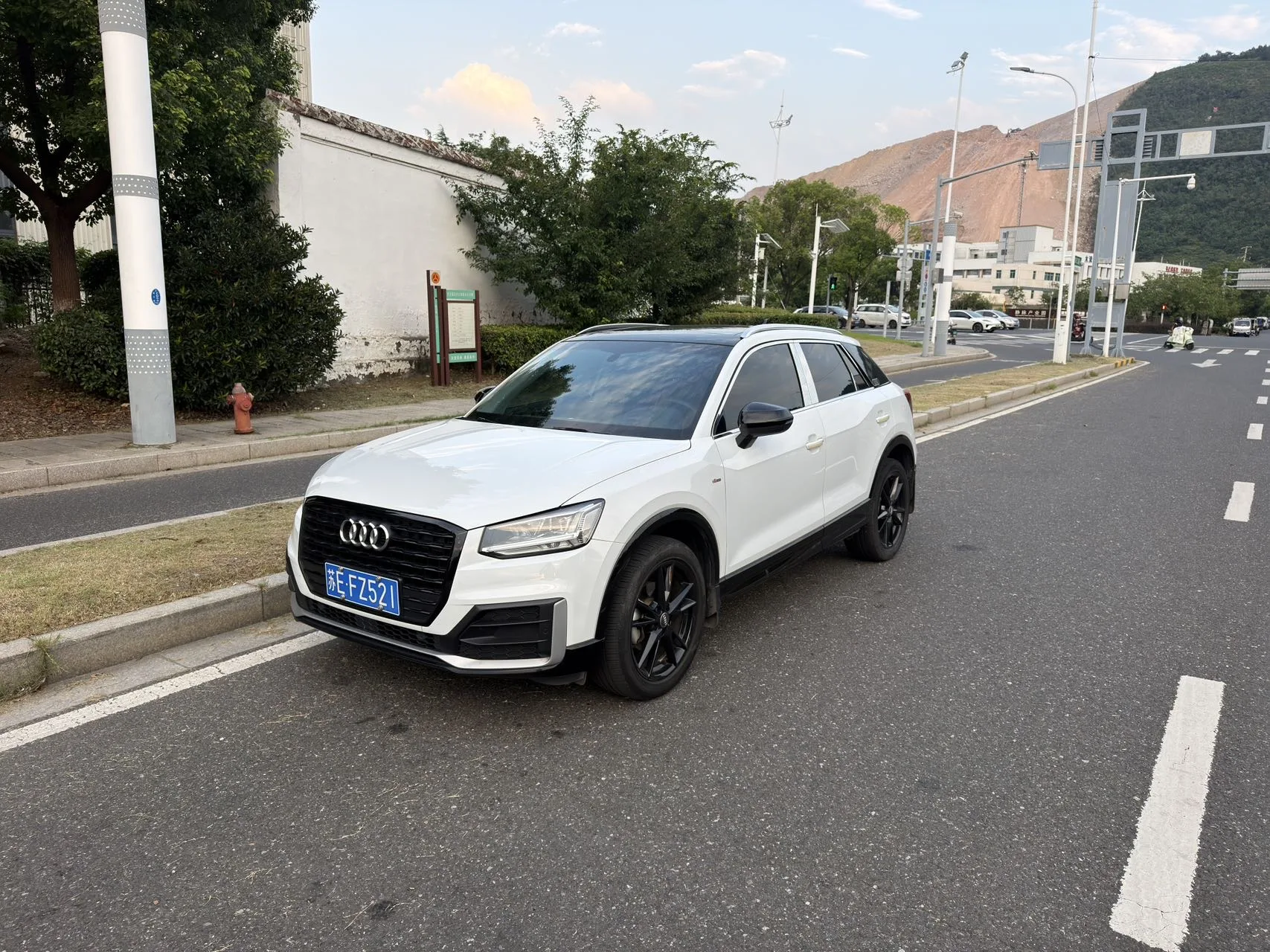 Audi Q2L 2021 35 TFSI Fashion Elegance